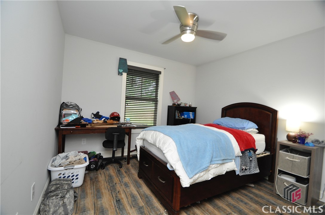 1040 Matthew Lane