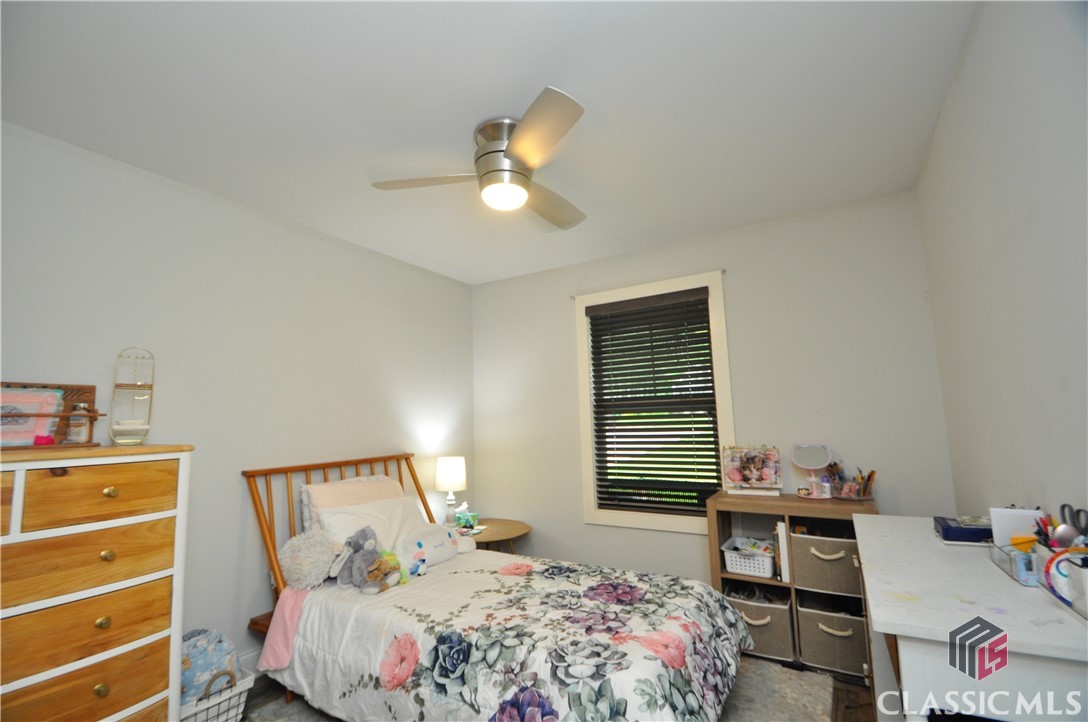 1040 Matthew Lane