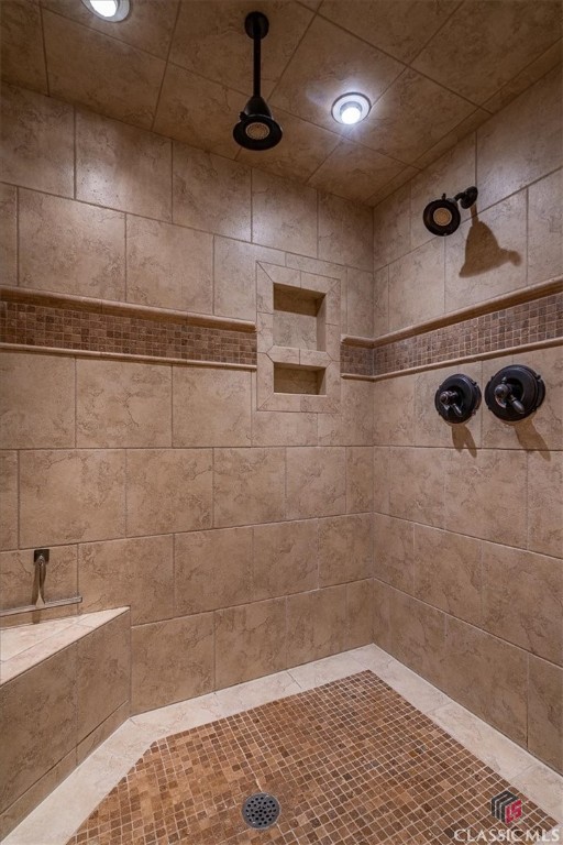 2481 Lakewood Manor Drive