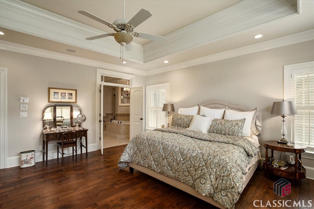2481 Lakewood Manor Drive