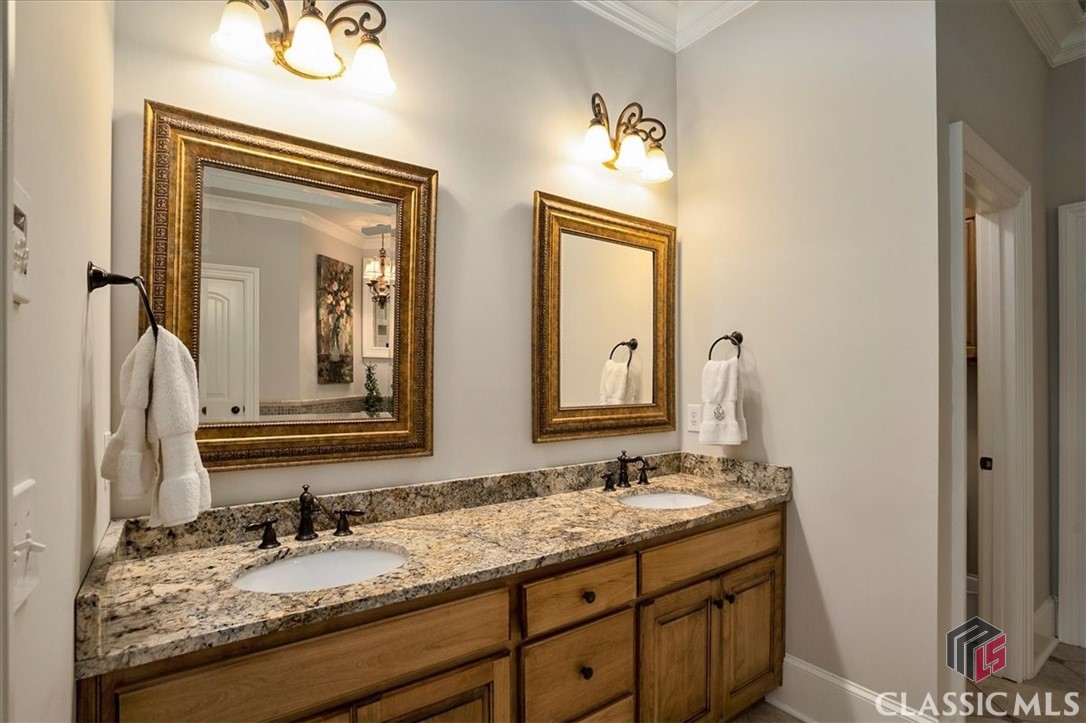 2481 Lakewood Manor Drive