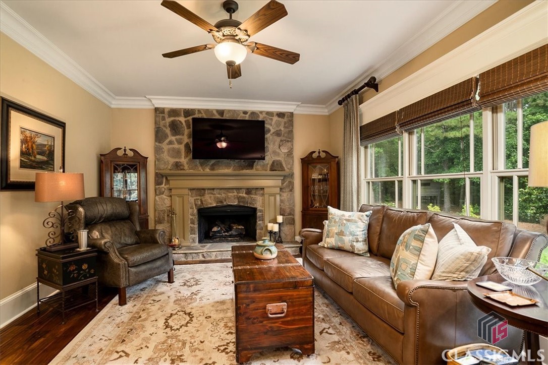 2481 Lakewood Manor Drive