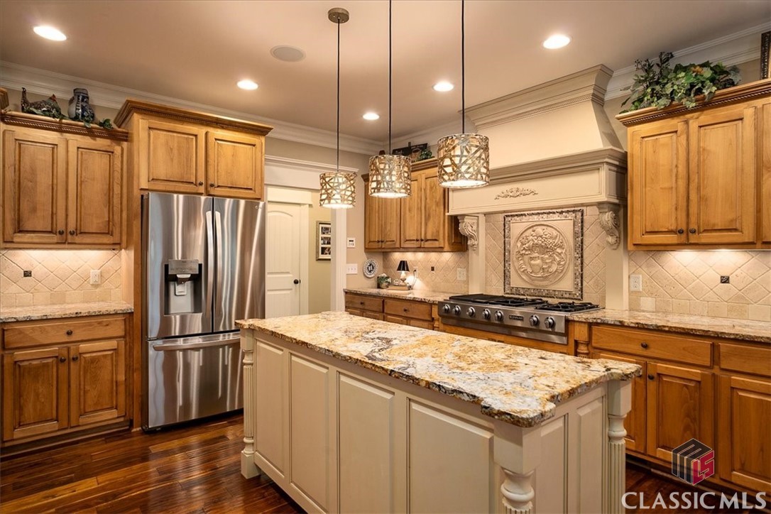 2481 Lakewood Manor Drive