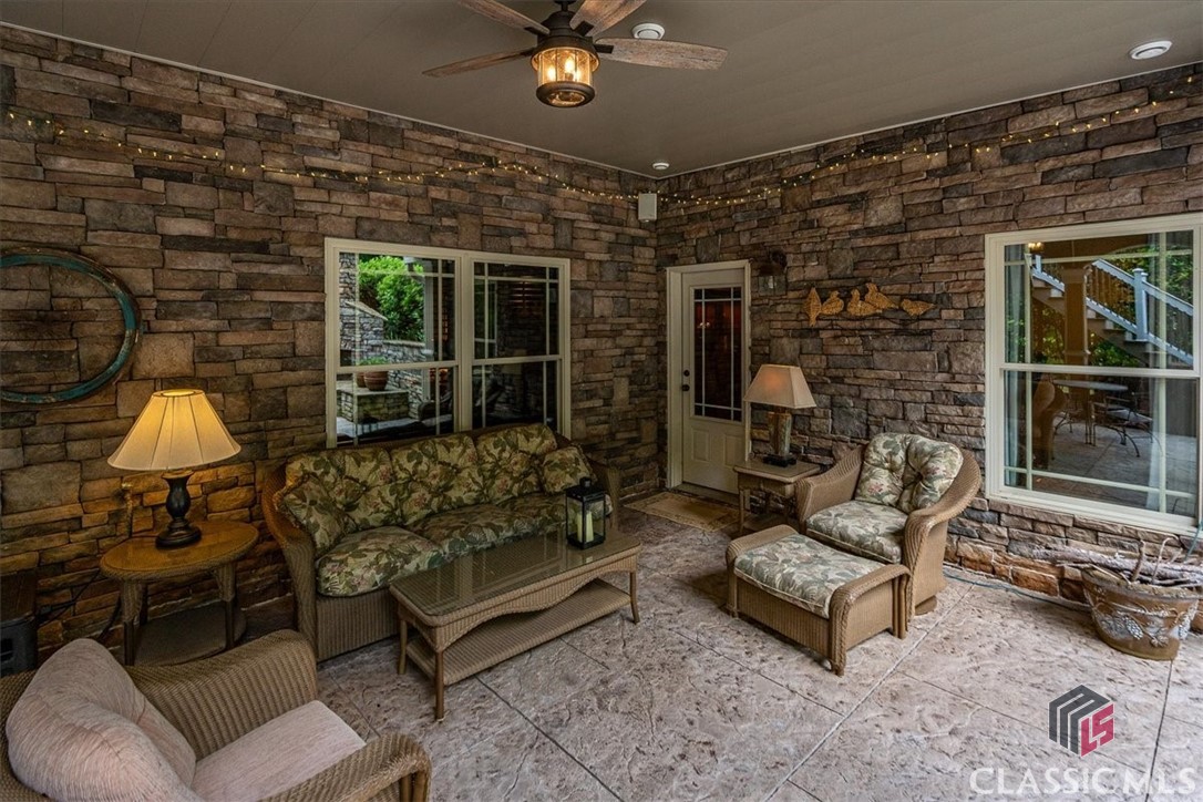 2481 Lakewood Manor Drive