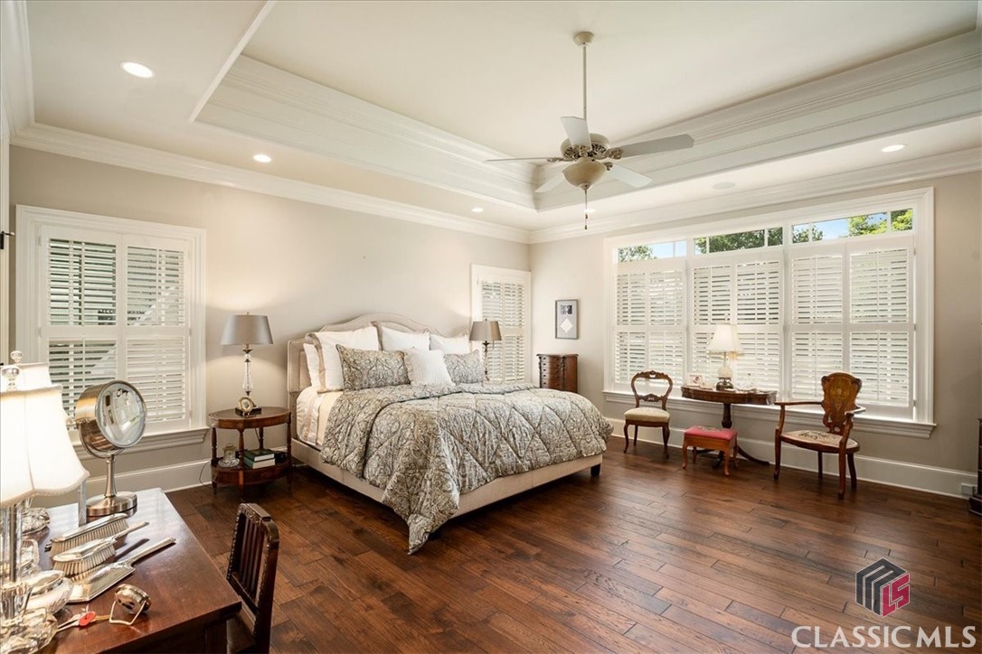 2481 Lakewood Manor Drive