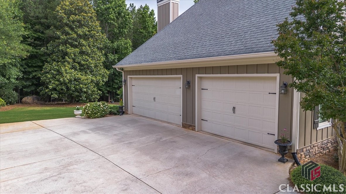2481 Lakewood Manor Drive