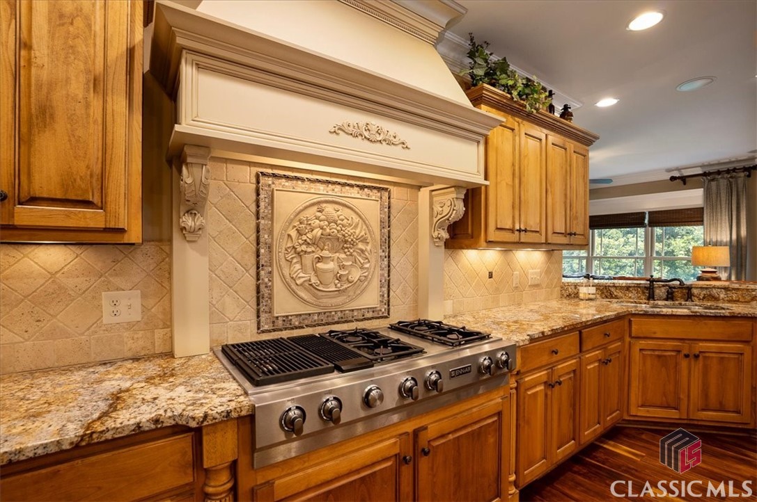 2481 Lakewood Manor Drive