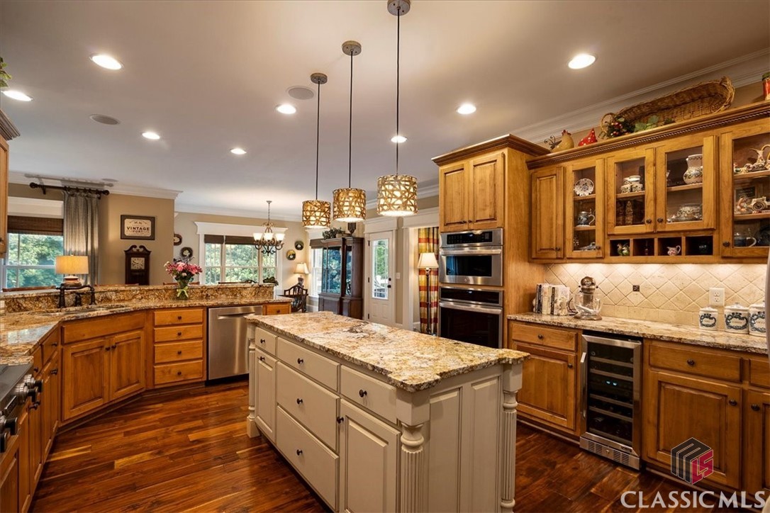 2481 Lakewood Manor Drive