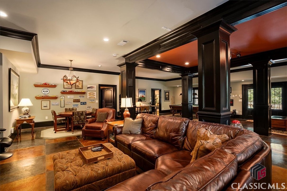 2481 Lakewood Manor Drive