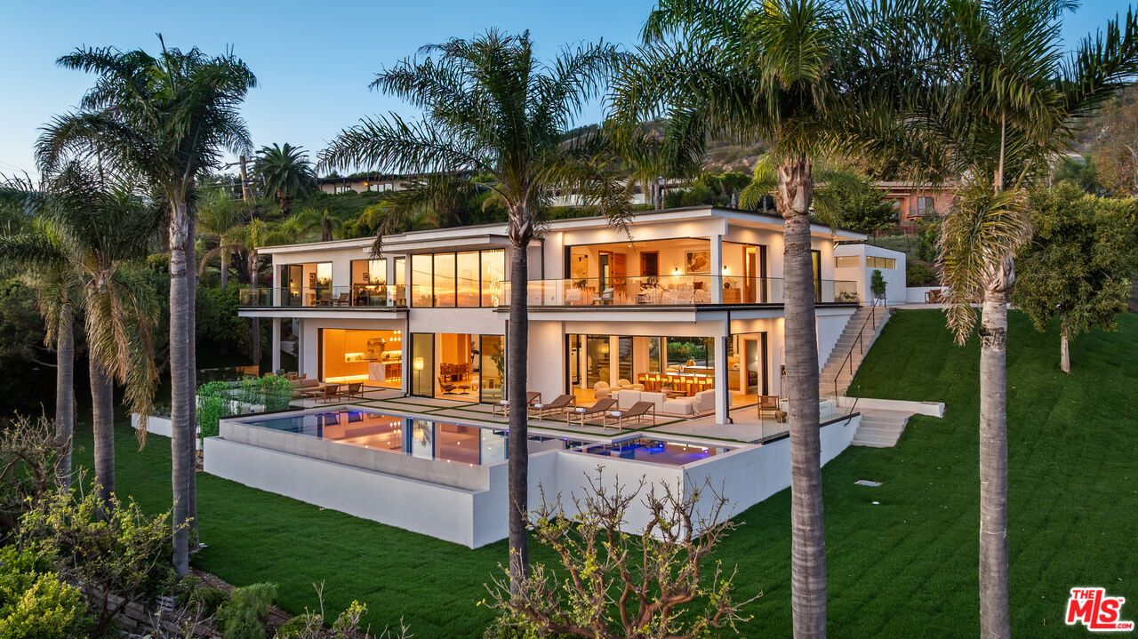 4732 Avenida Del Mar