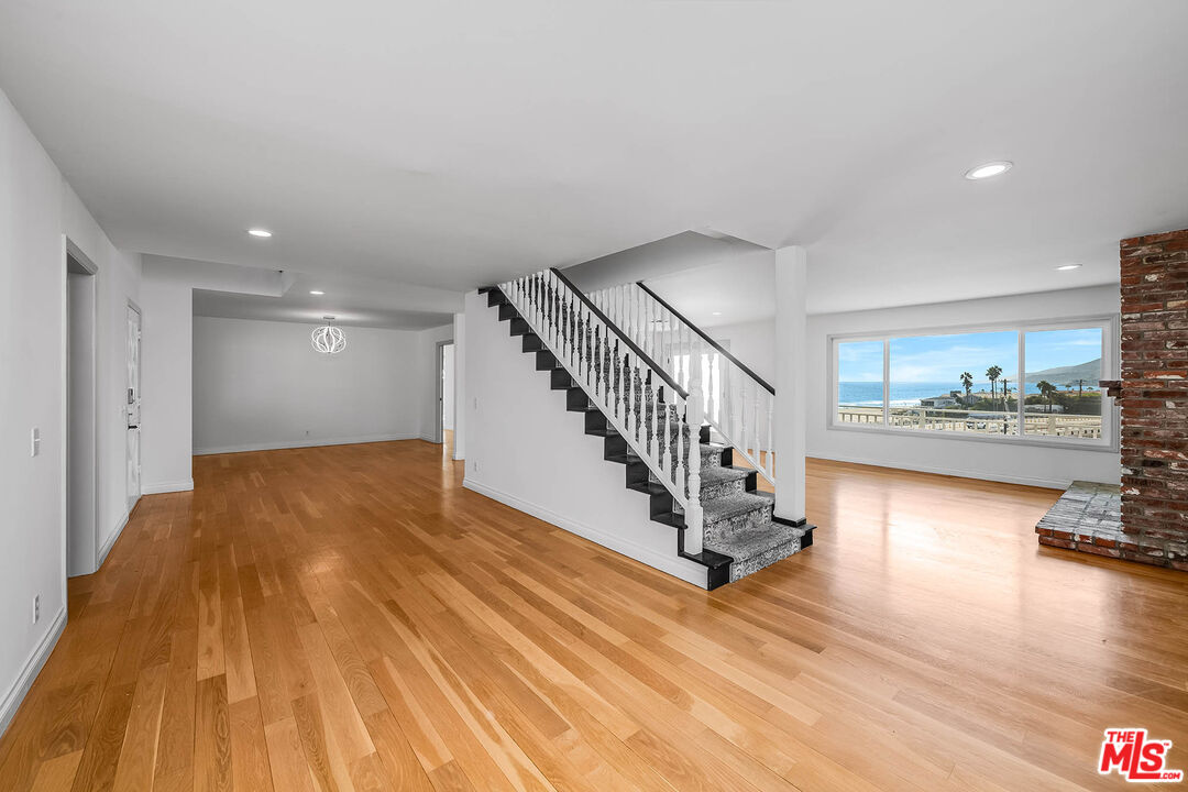 6457 Surfside Way