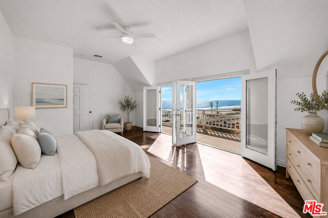 6457 Surfside Way