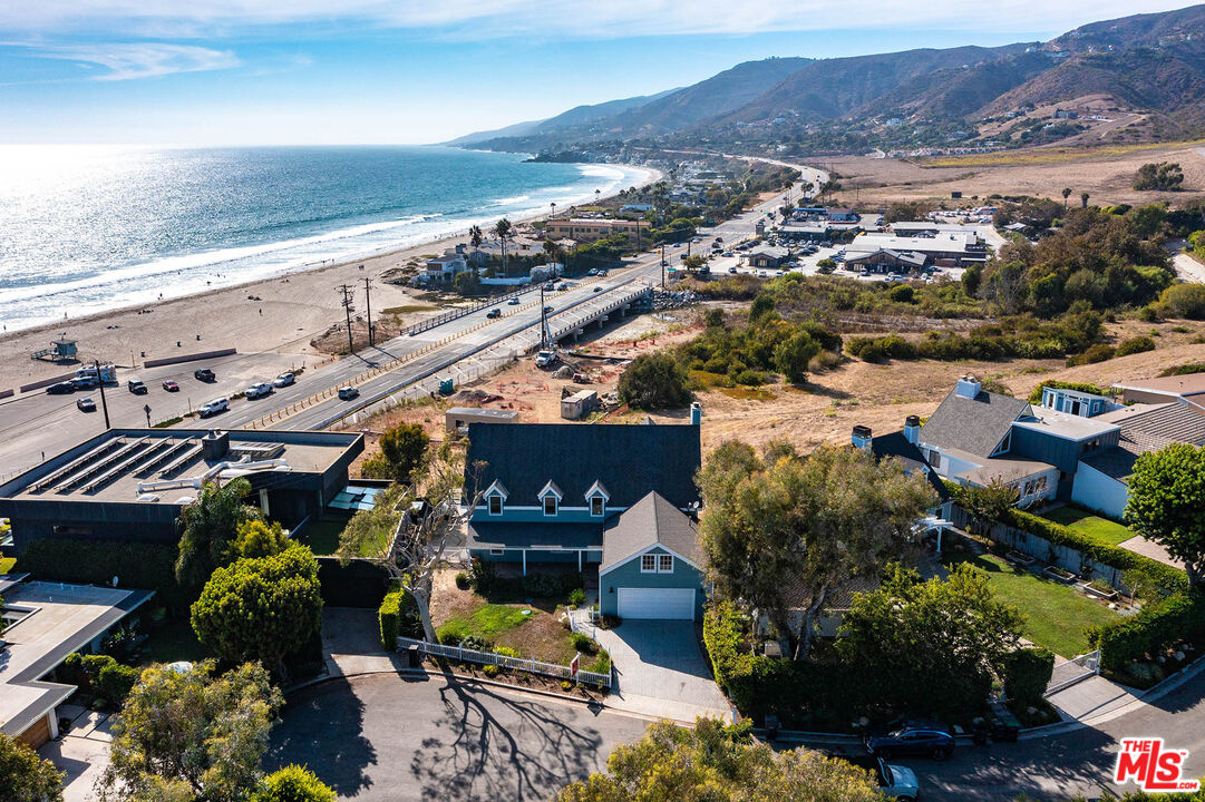 6457 Surfside Way