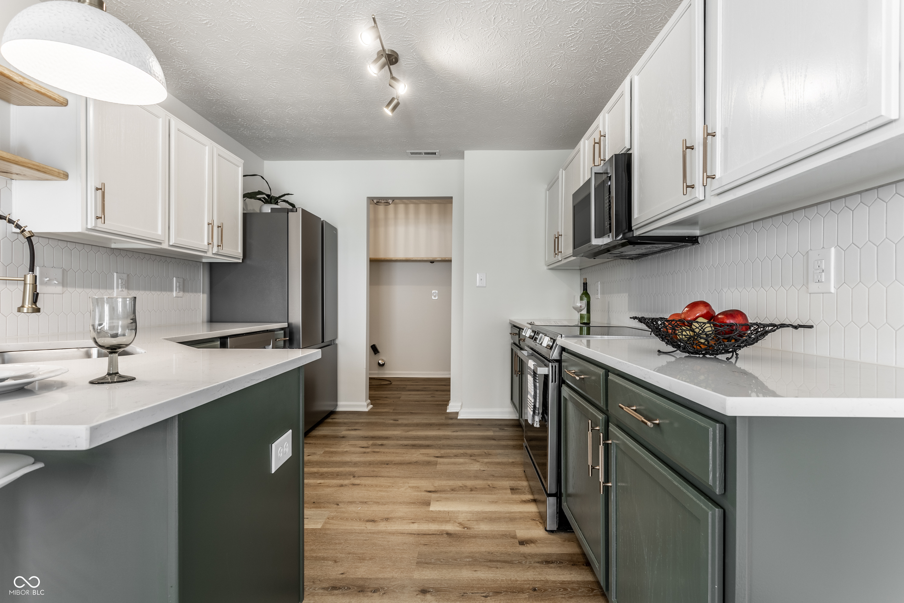 6596 Dunsdin Drive