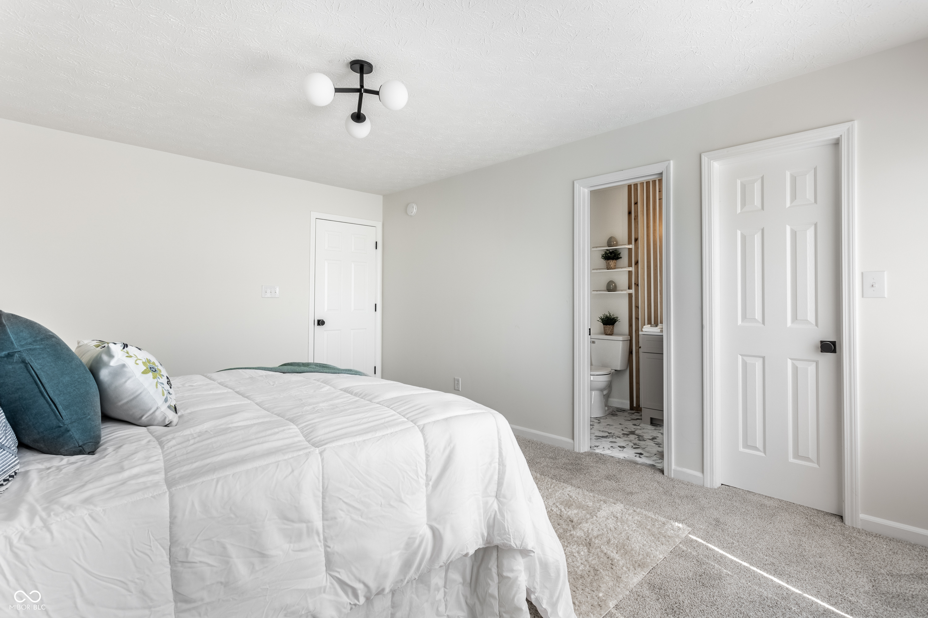 6596 Dunsdin Drive