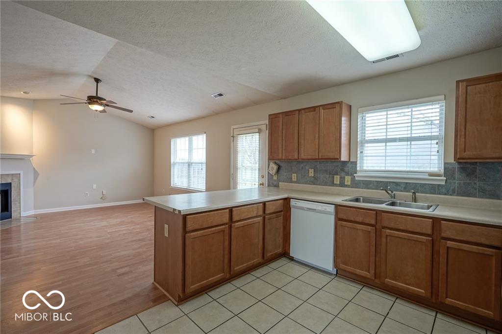 14931 Silver Thorne Way