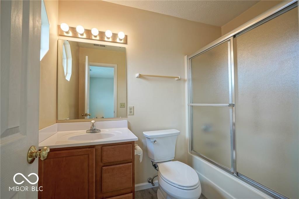 14931 Silver Thorne Way