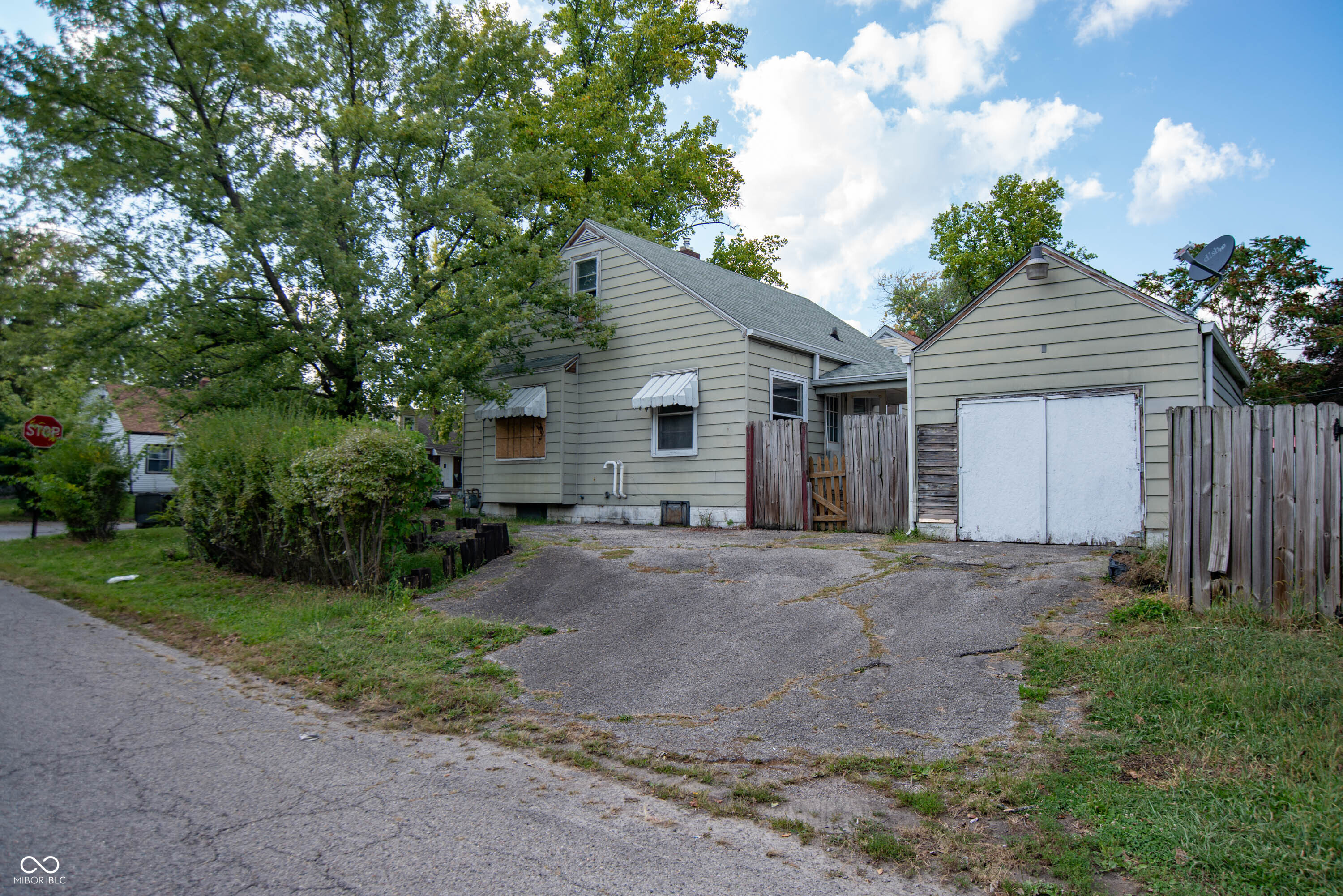2001 Glenridge Drive