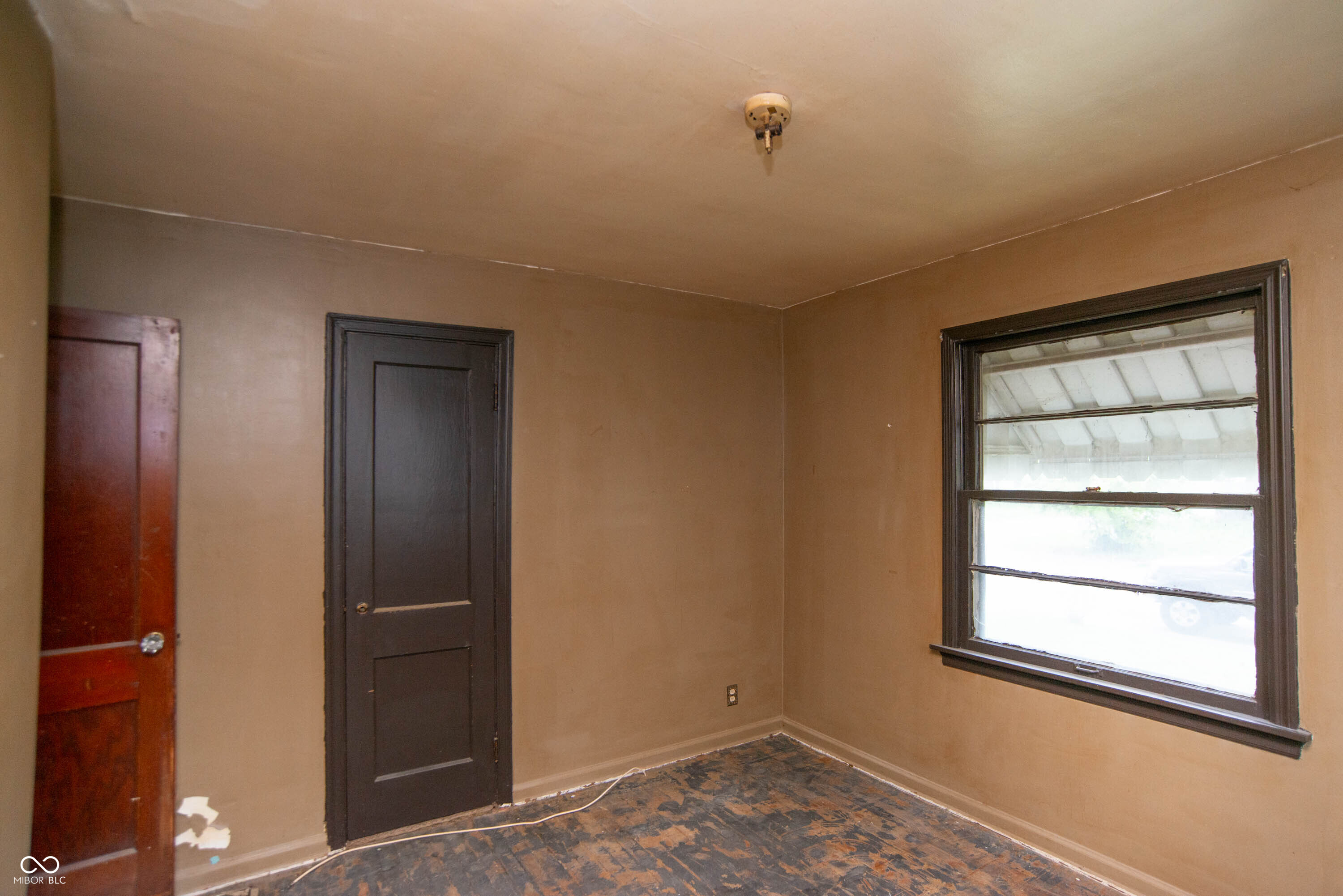2001 Glenridge Drive