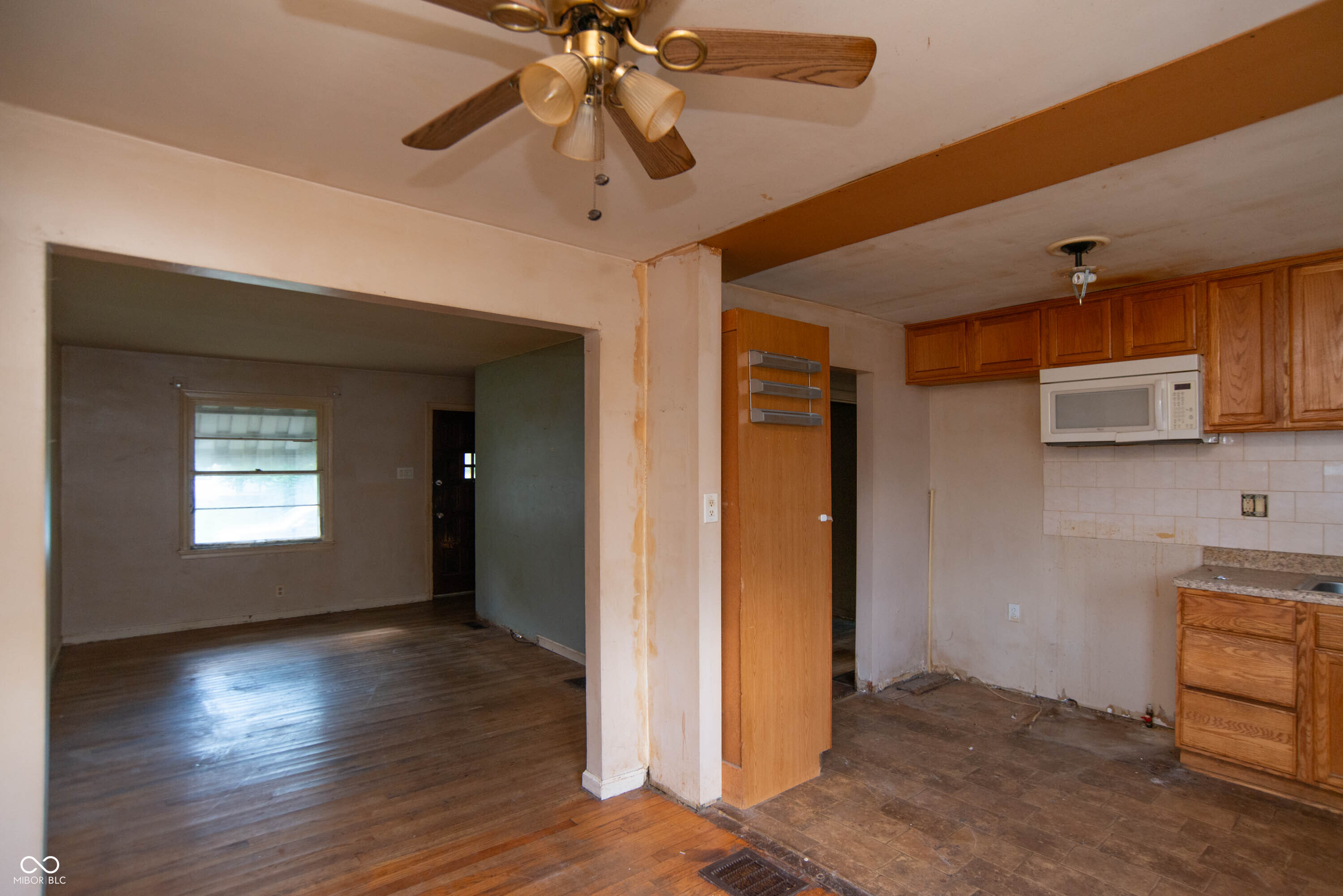 2001 Glenridge Drive