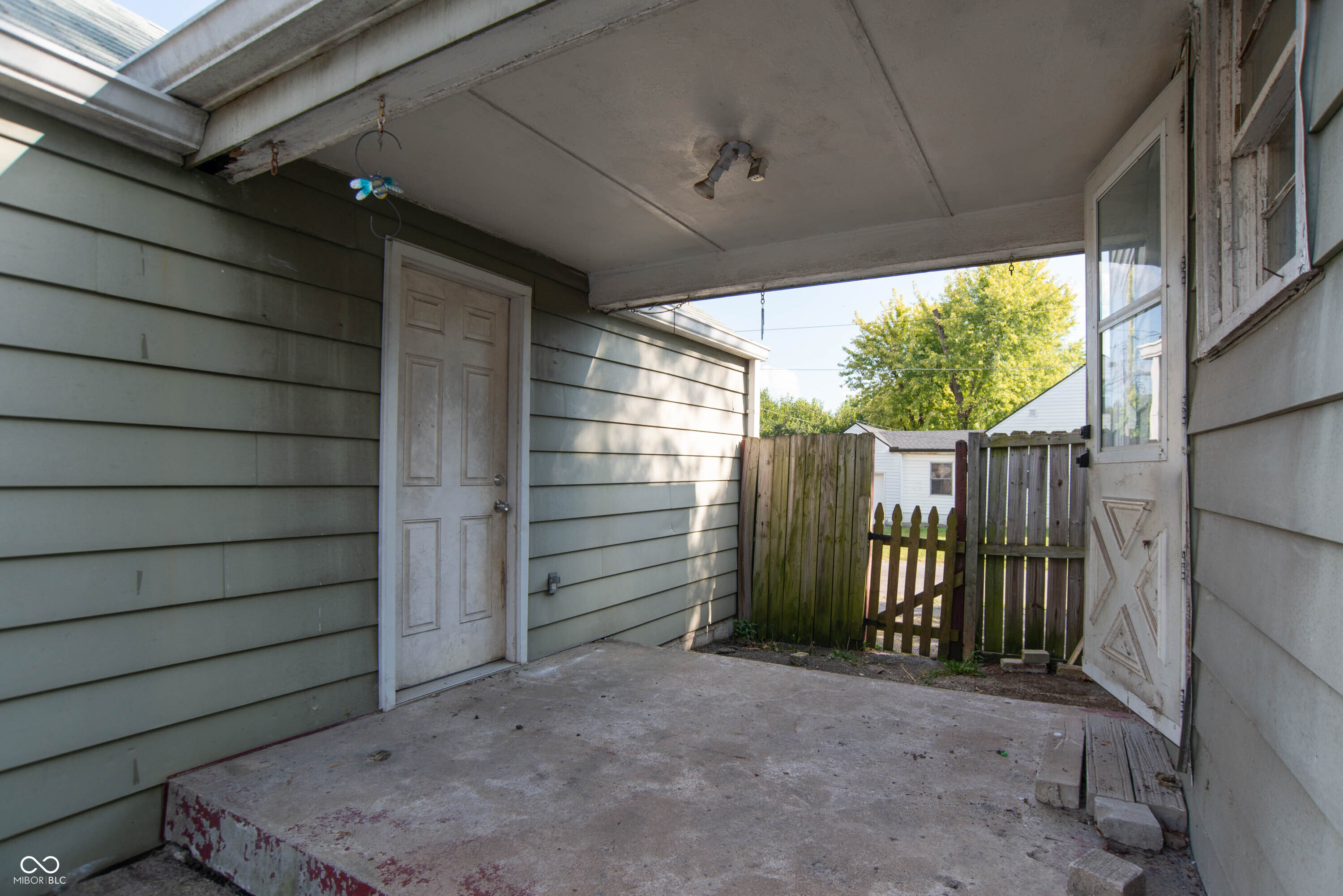 2001 Glenridge Drive