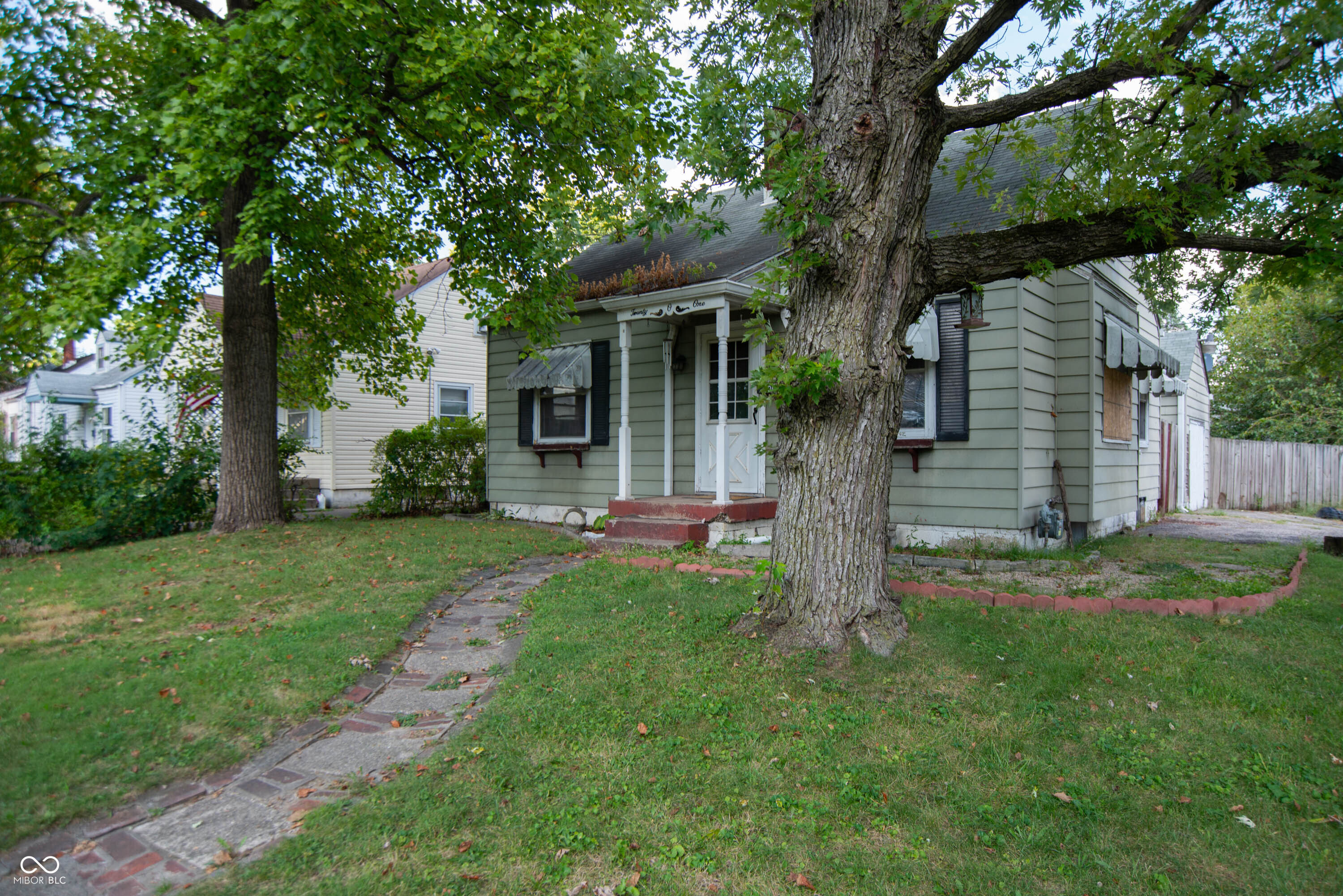 2001 Glenridge Drive