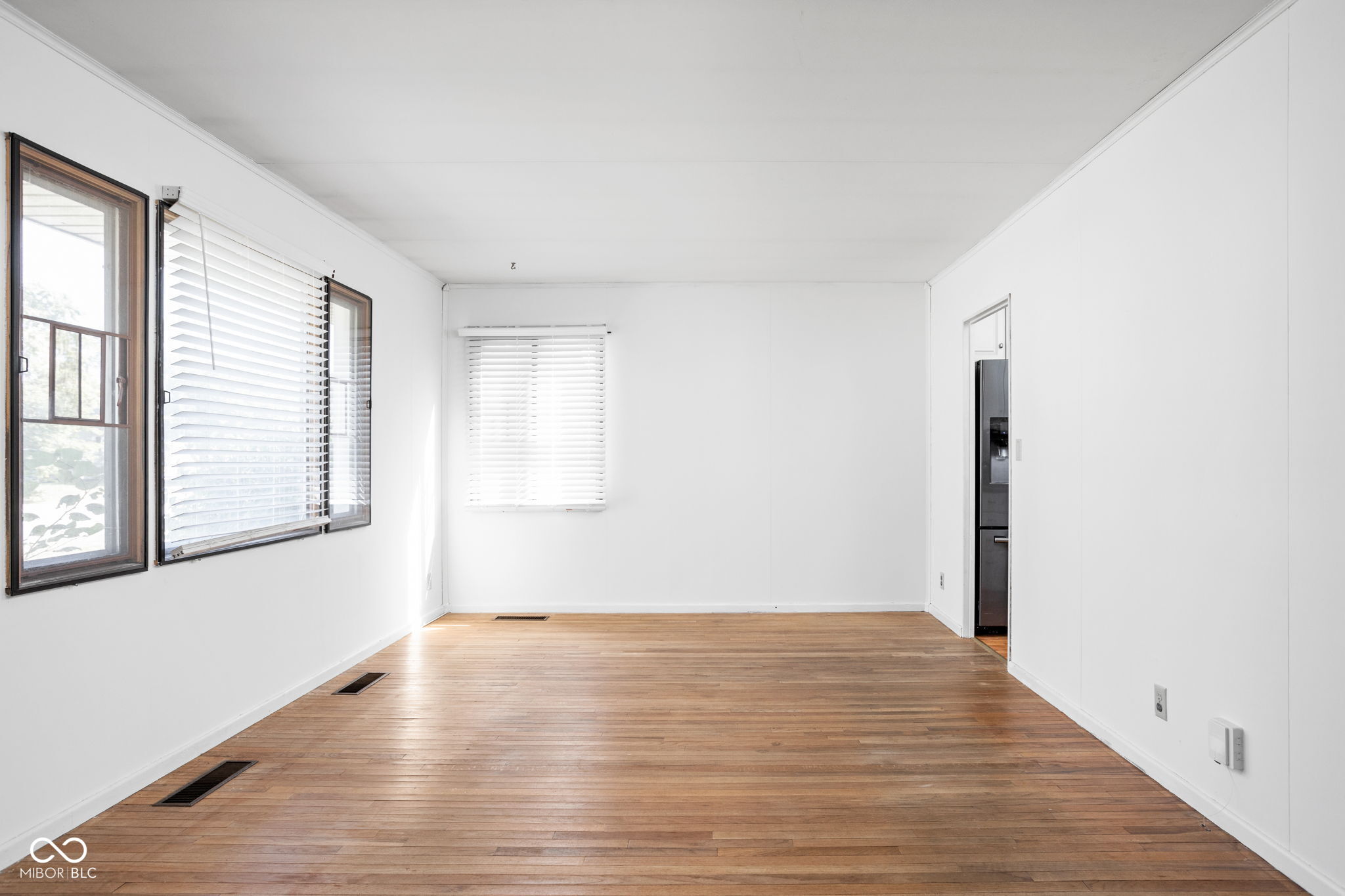 7 W William Drive