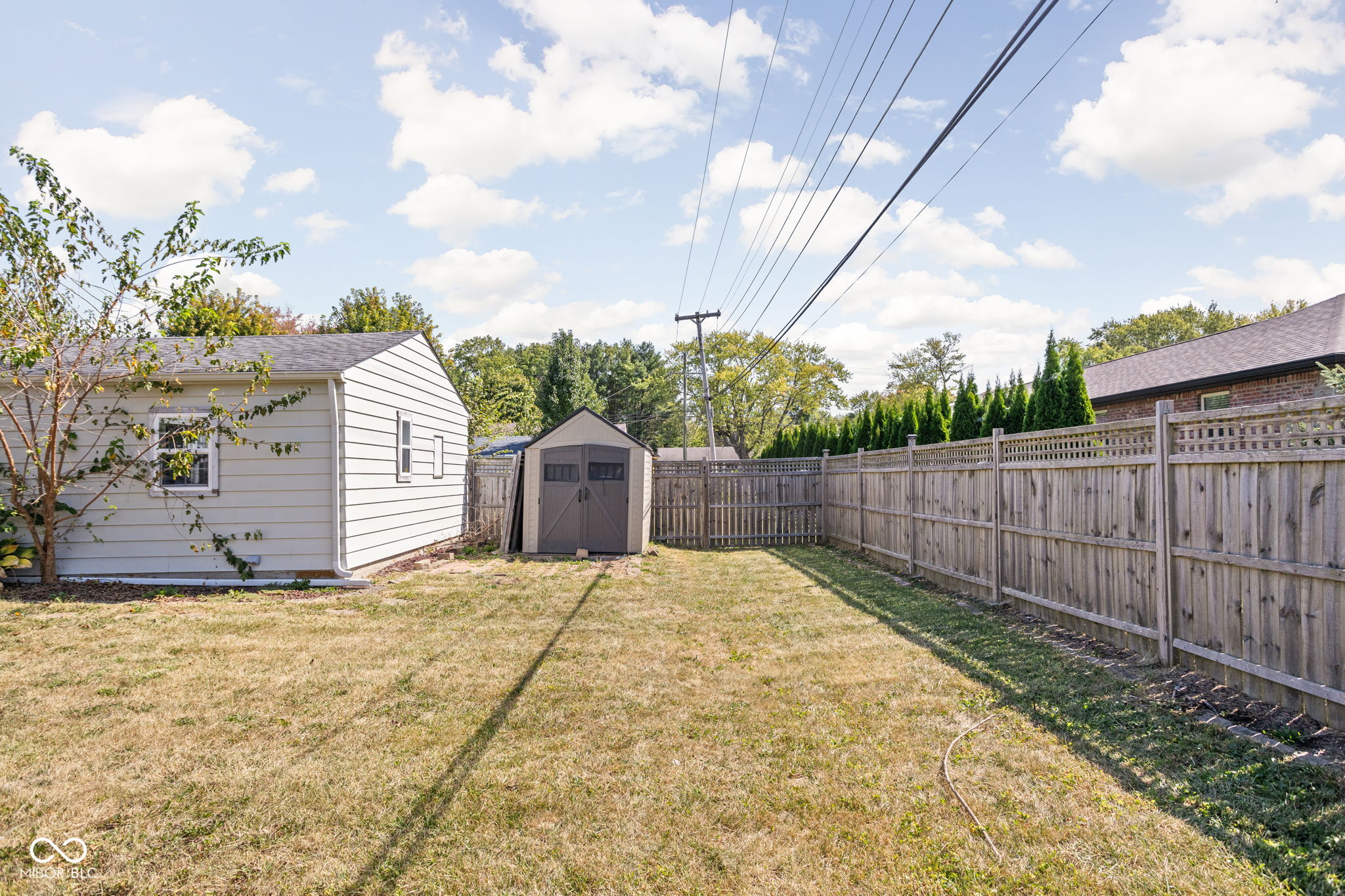 7 W William Drive