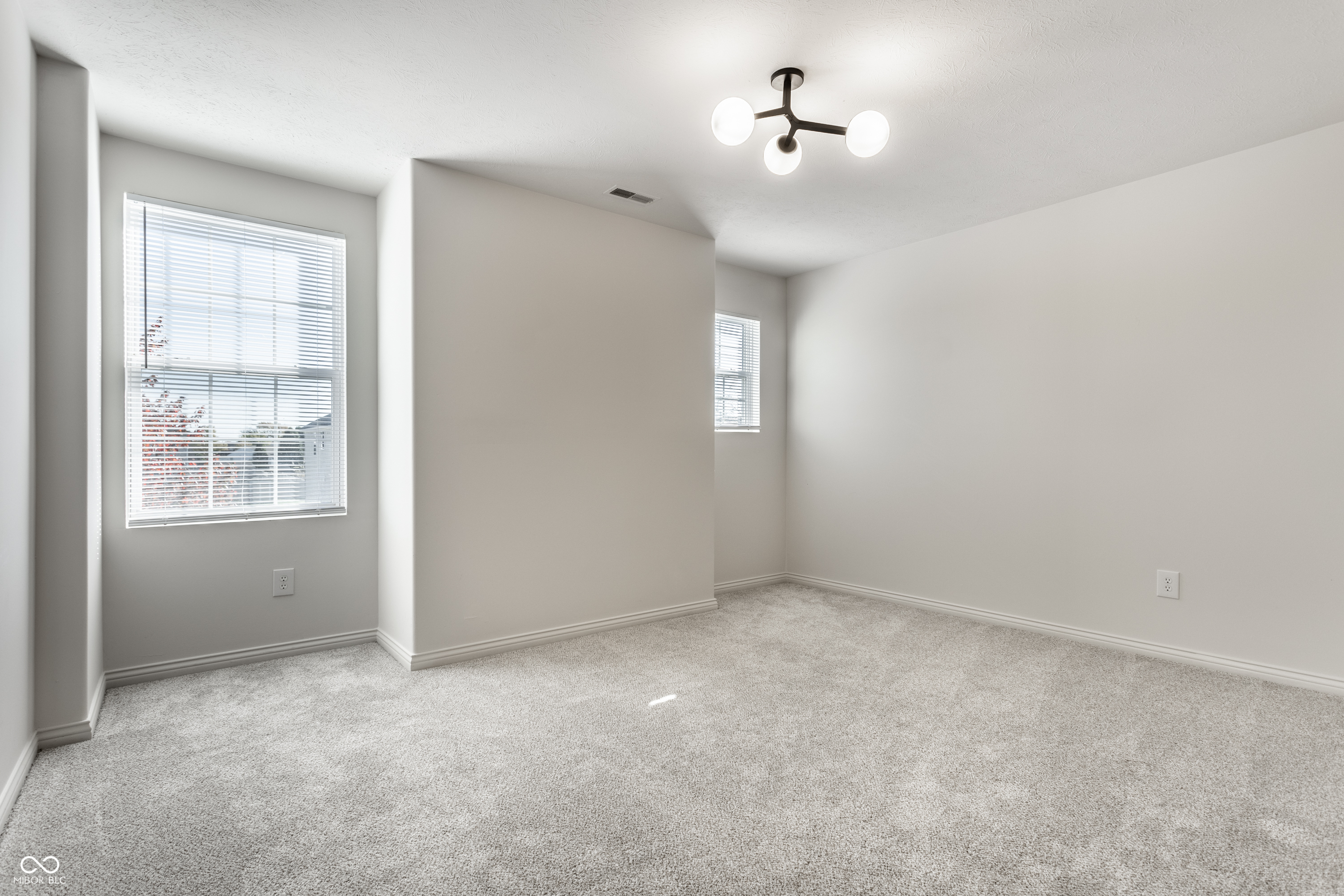 1084 Northcliffe Drive