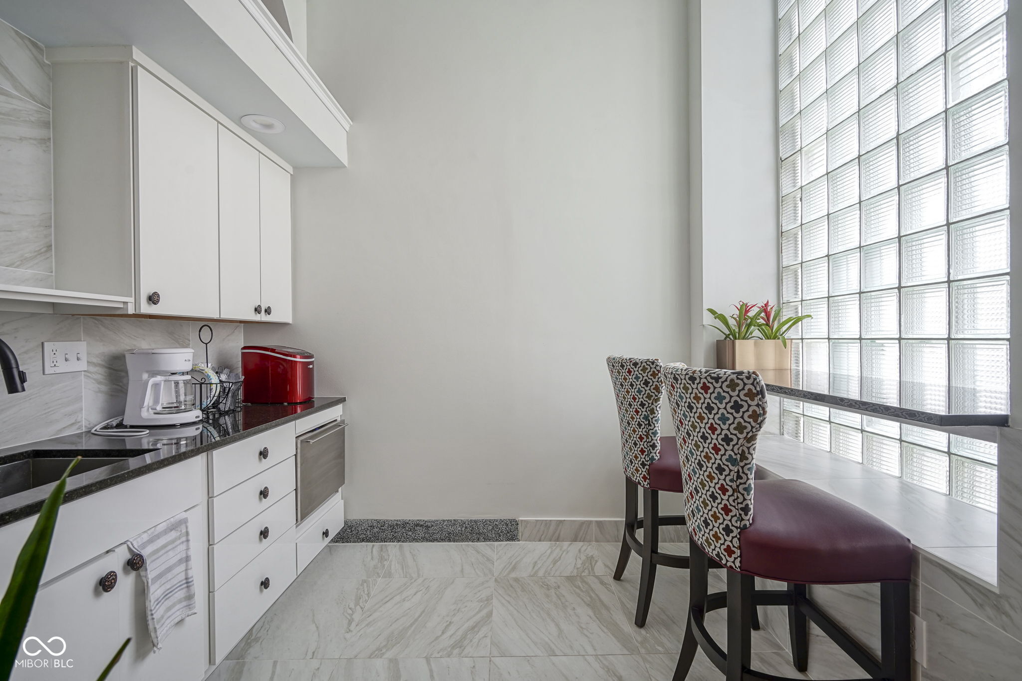 350 N Meridian Street Unit: 505