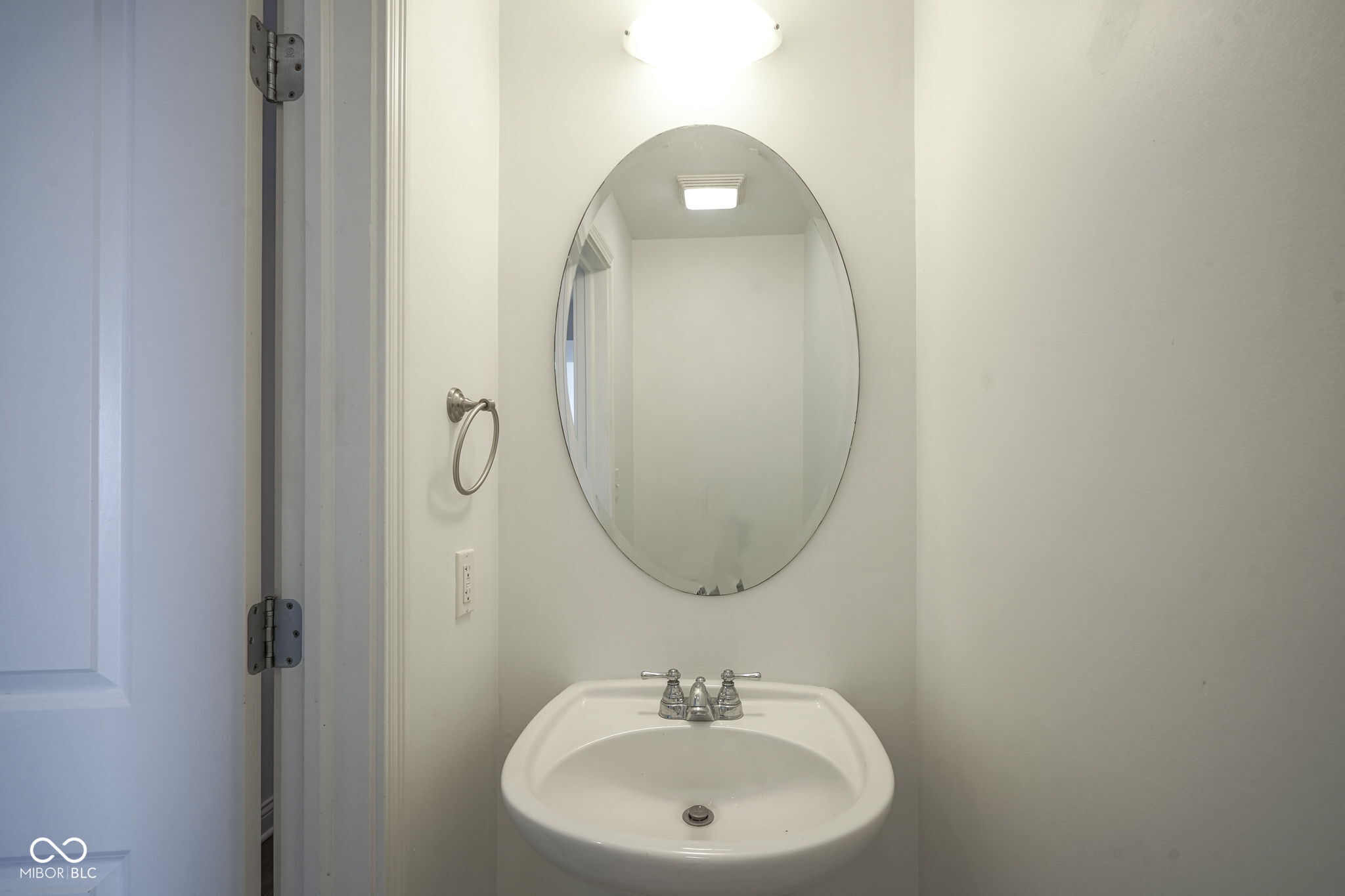 350 N Meridian Street Unit: 505