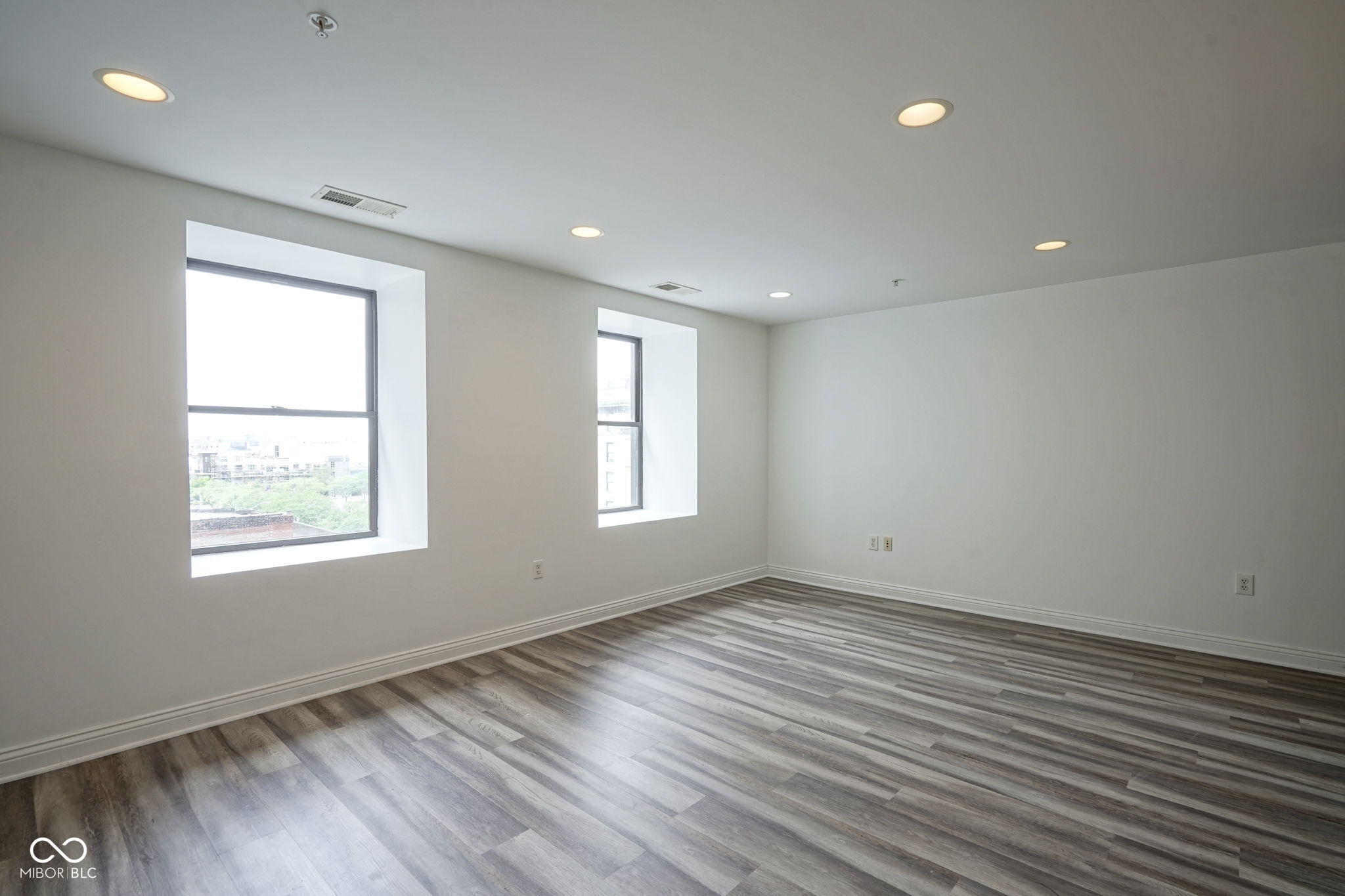 350 N Meridian Street Unit: 505