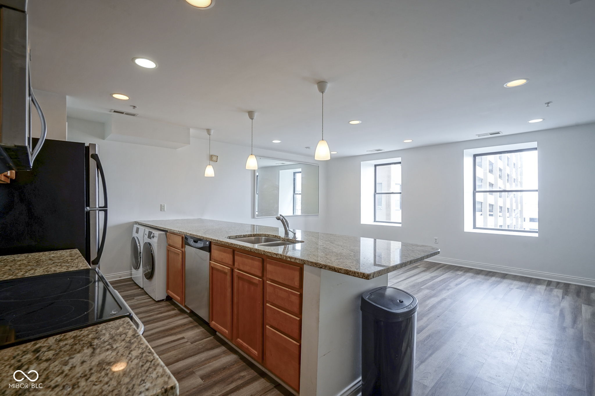 350 N Meridian Street Unit: 505