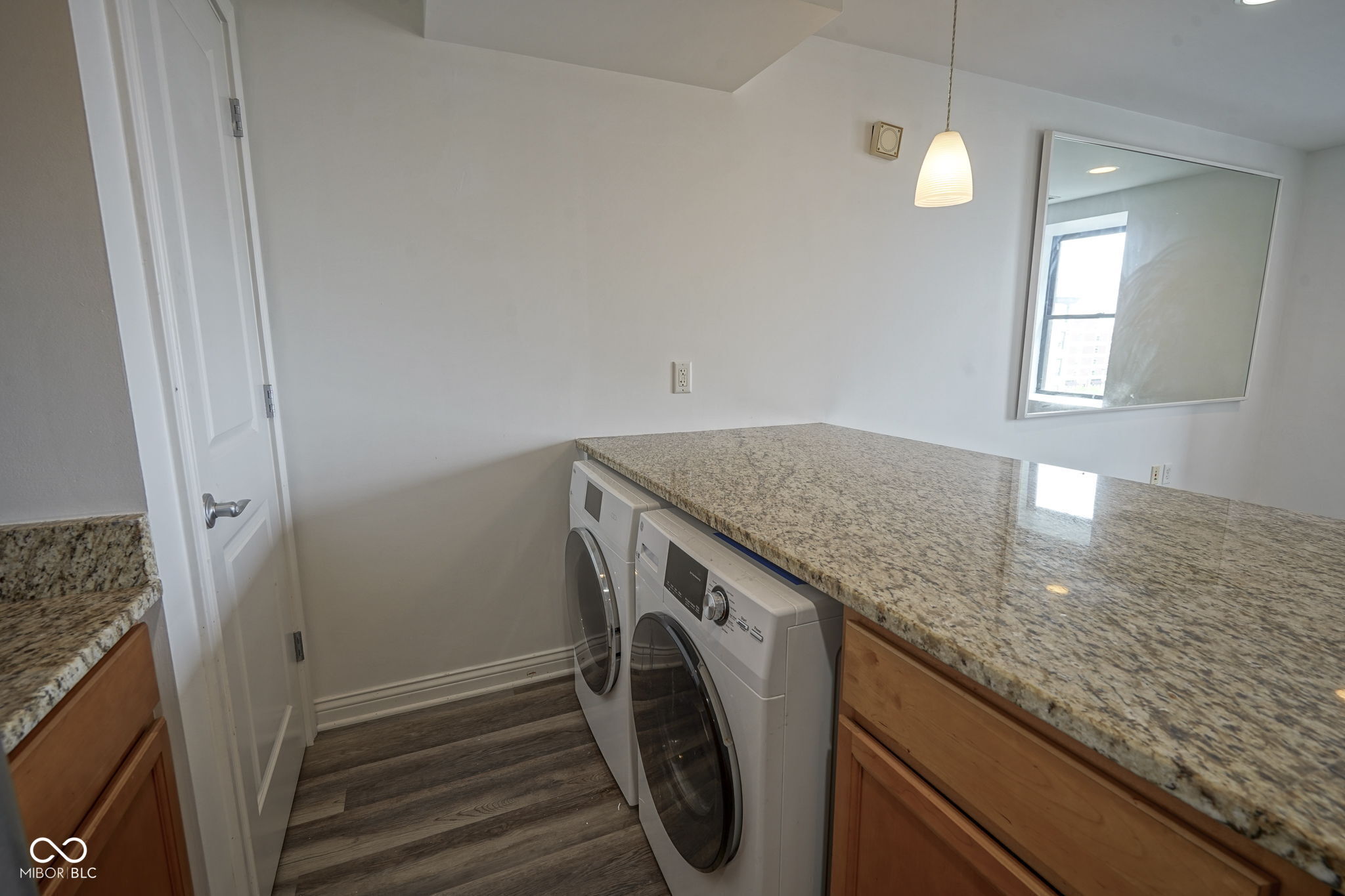 350 N Meridian Street Unit: 505