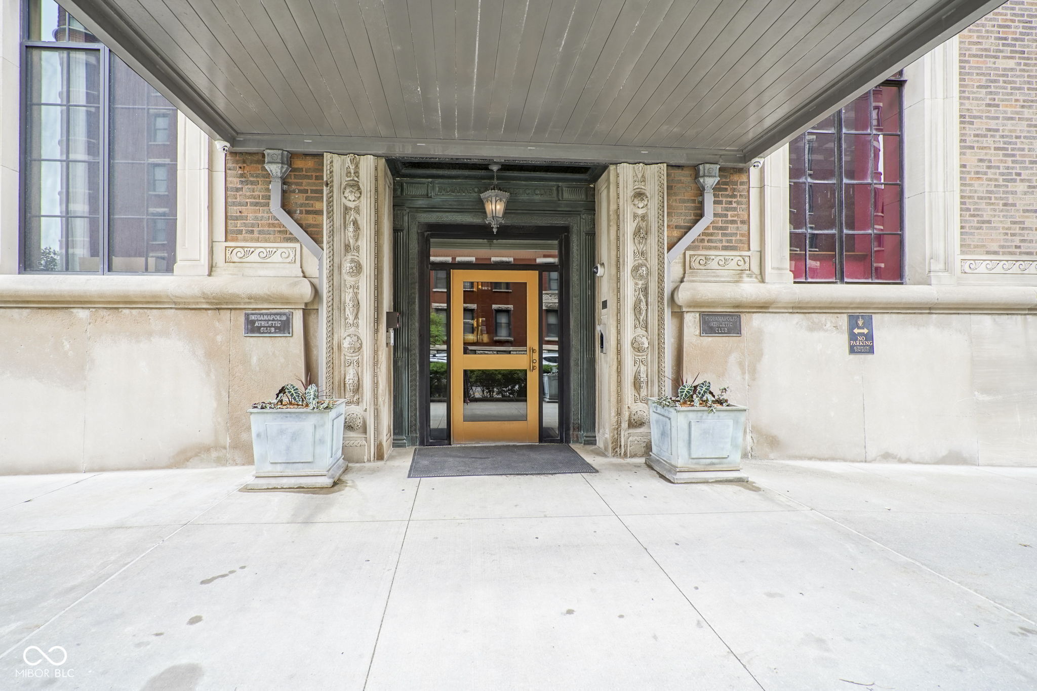 350 N Meridian Street Unit: 505