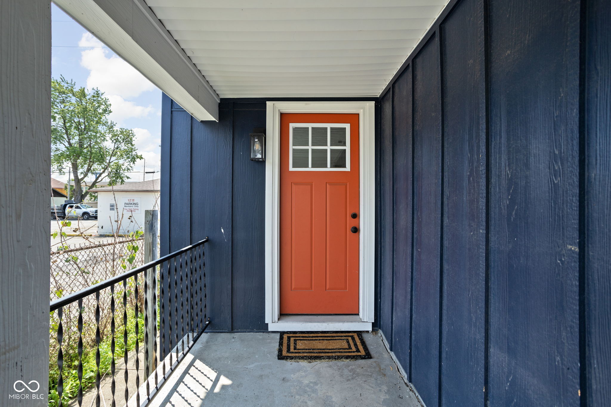 413 E Caven Street