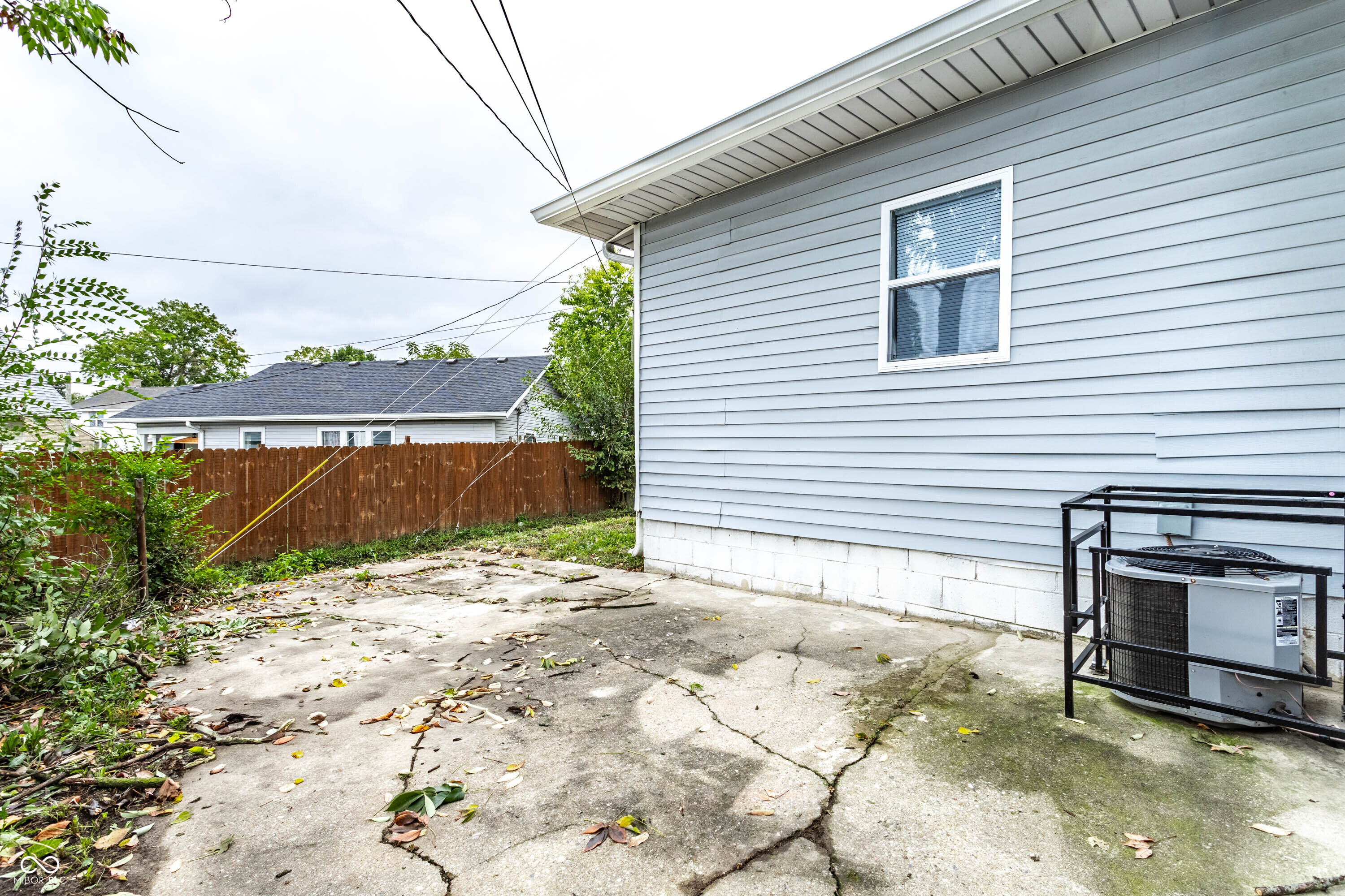 2822 E 19th Street