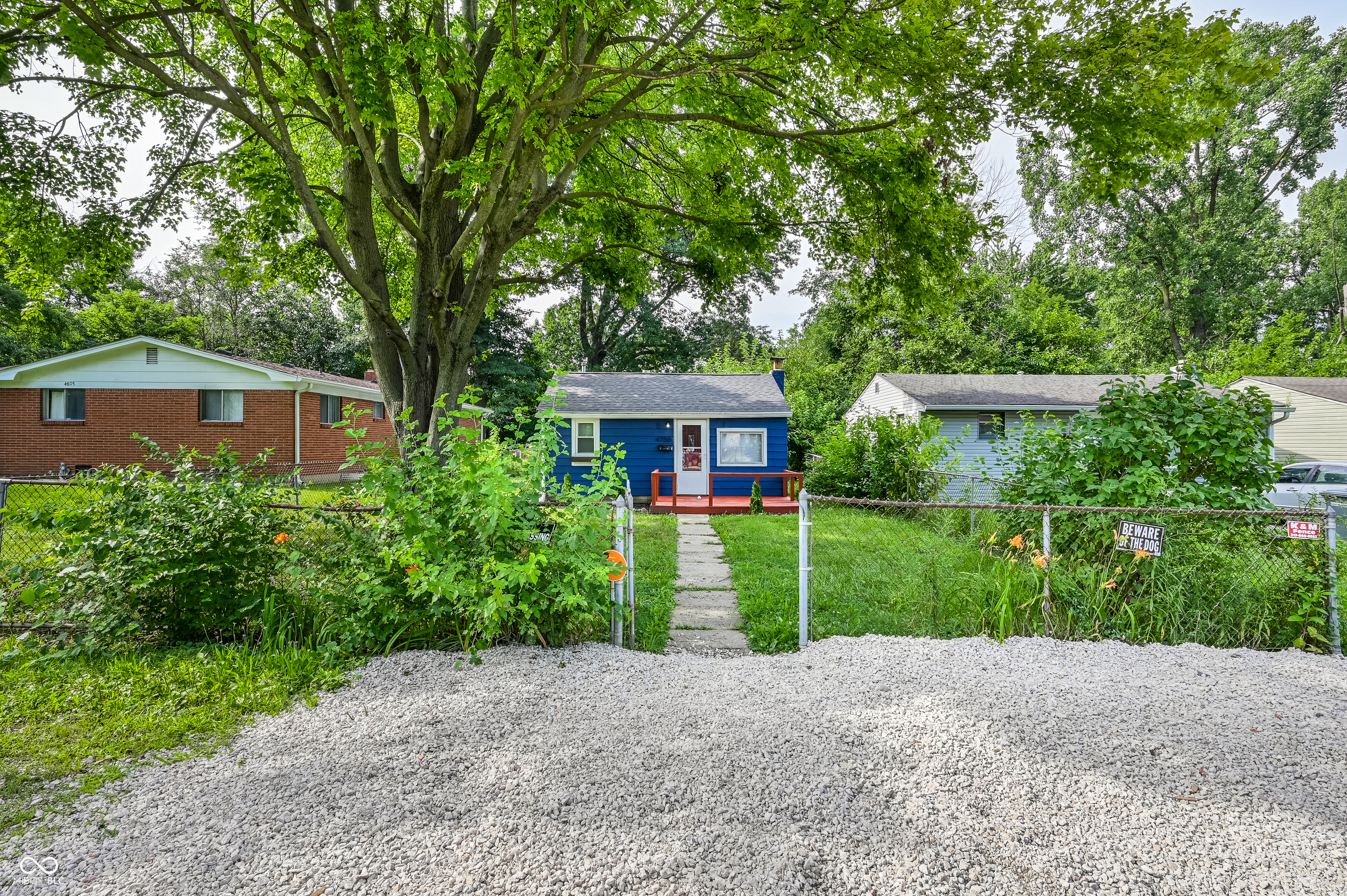 4733 E 18th Street