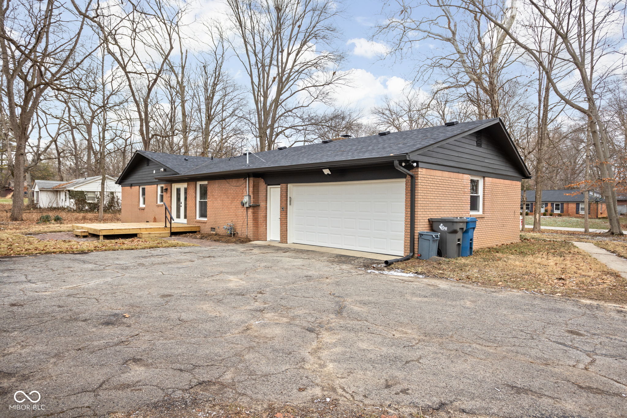 9114 Crestview Drive