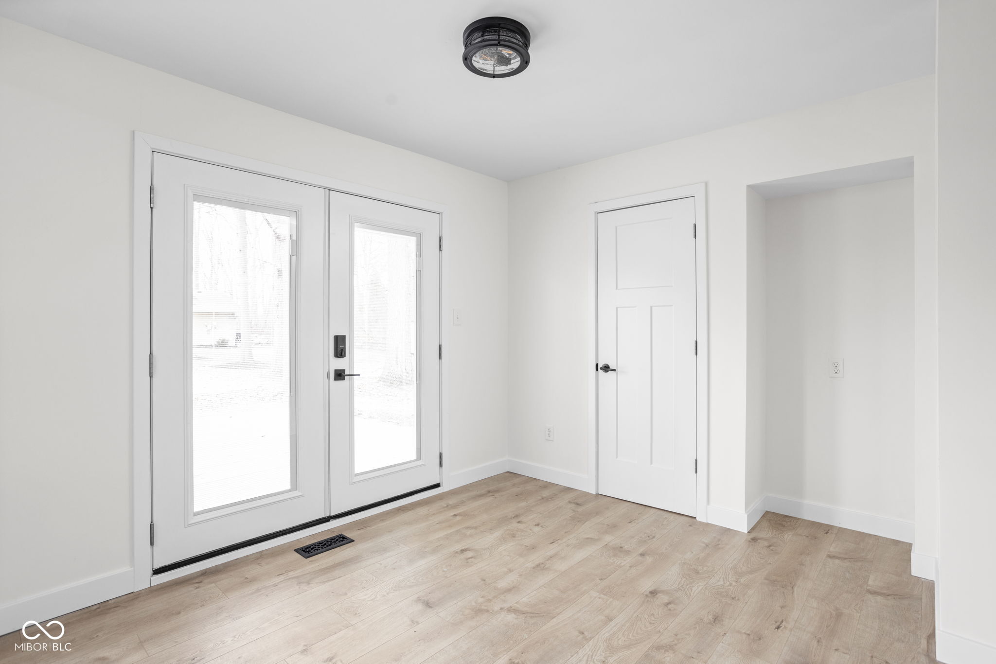 9114 Crestview Drive