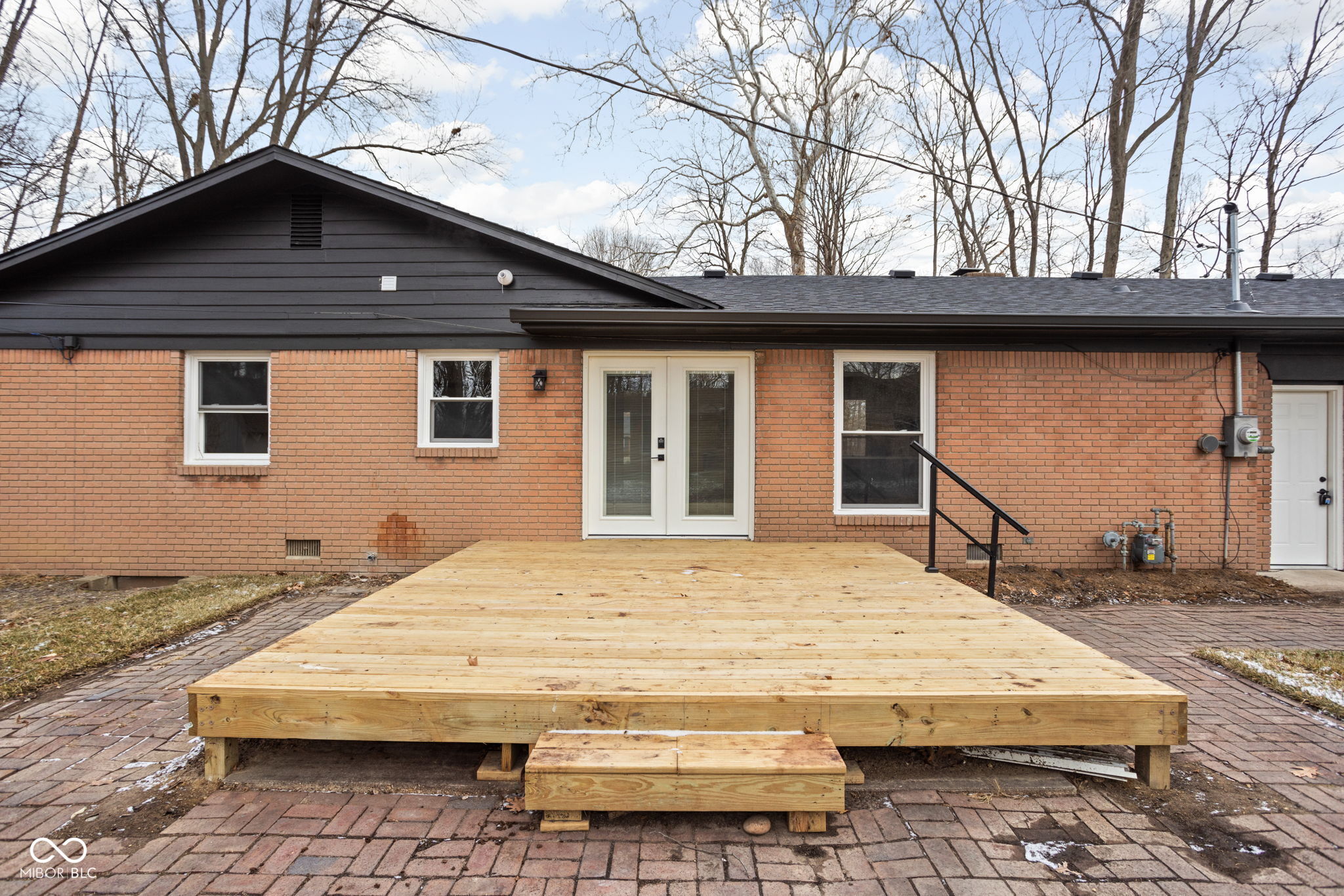 9114 Crestview Drive