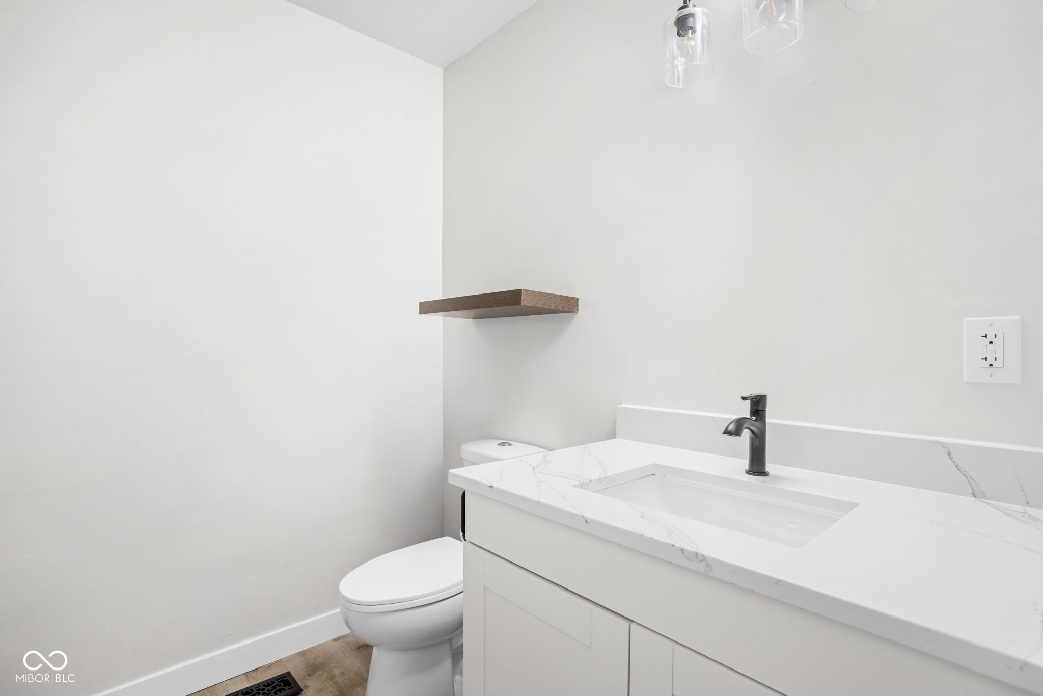 9114 Crestview Drive