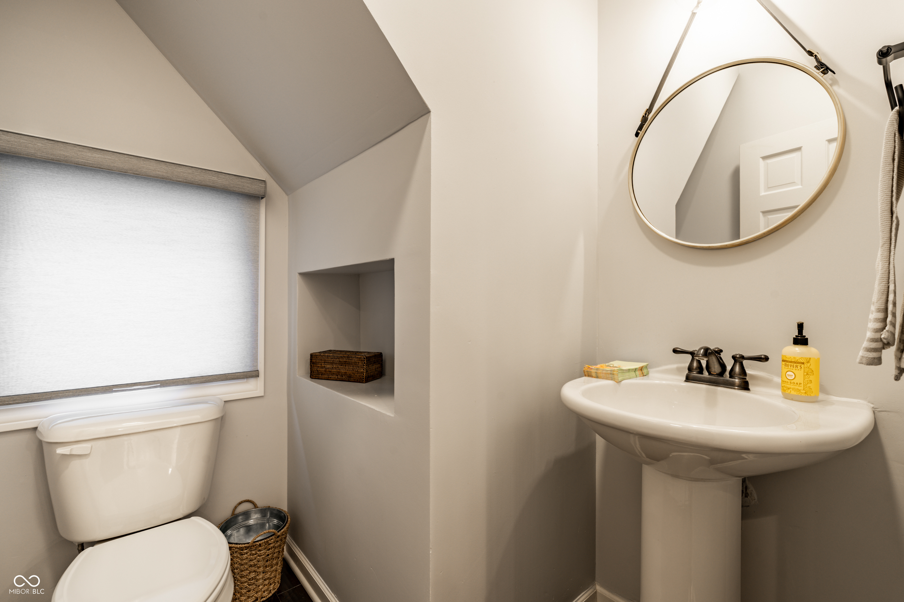 648 E Saint Clair Street