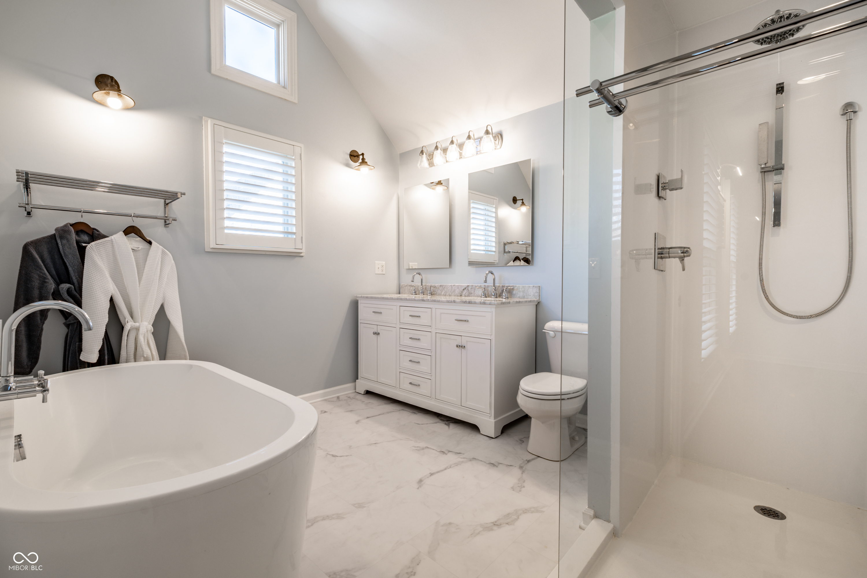 648 E Saint Clair Street