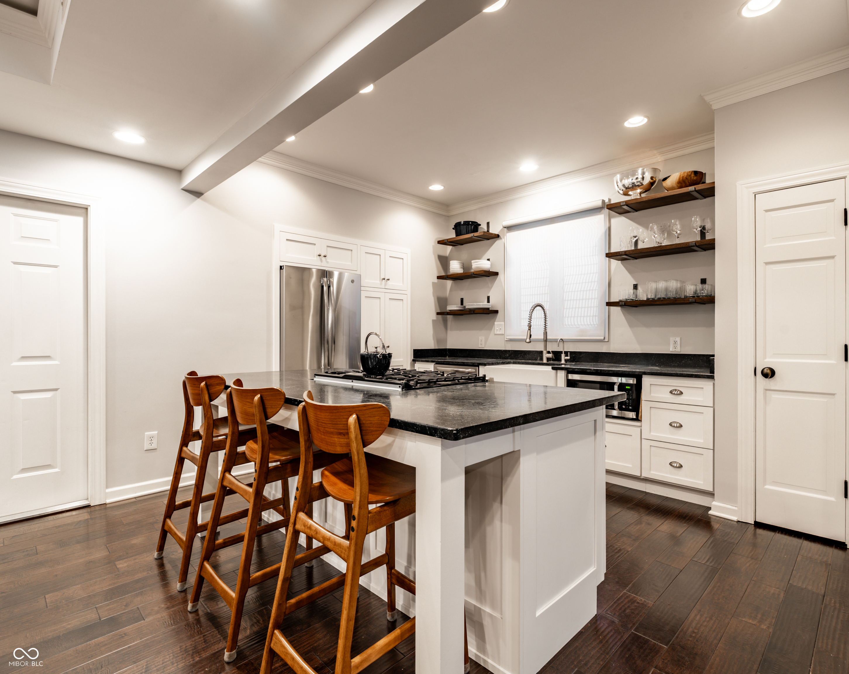 648 E Saint Clair Street