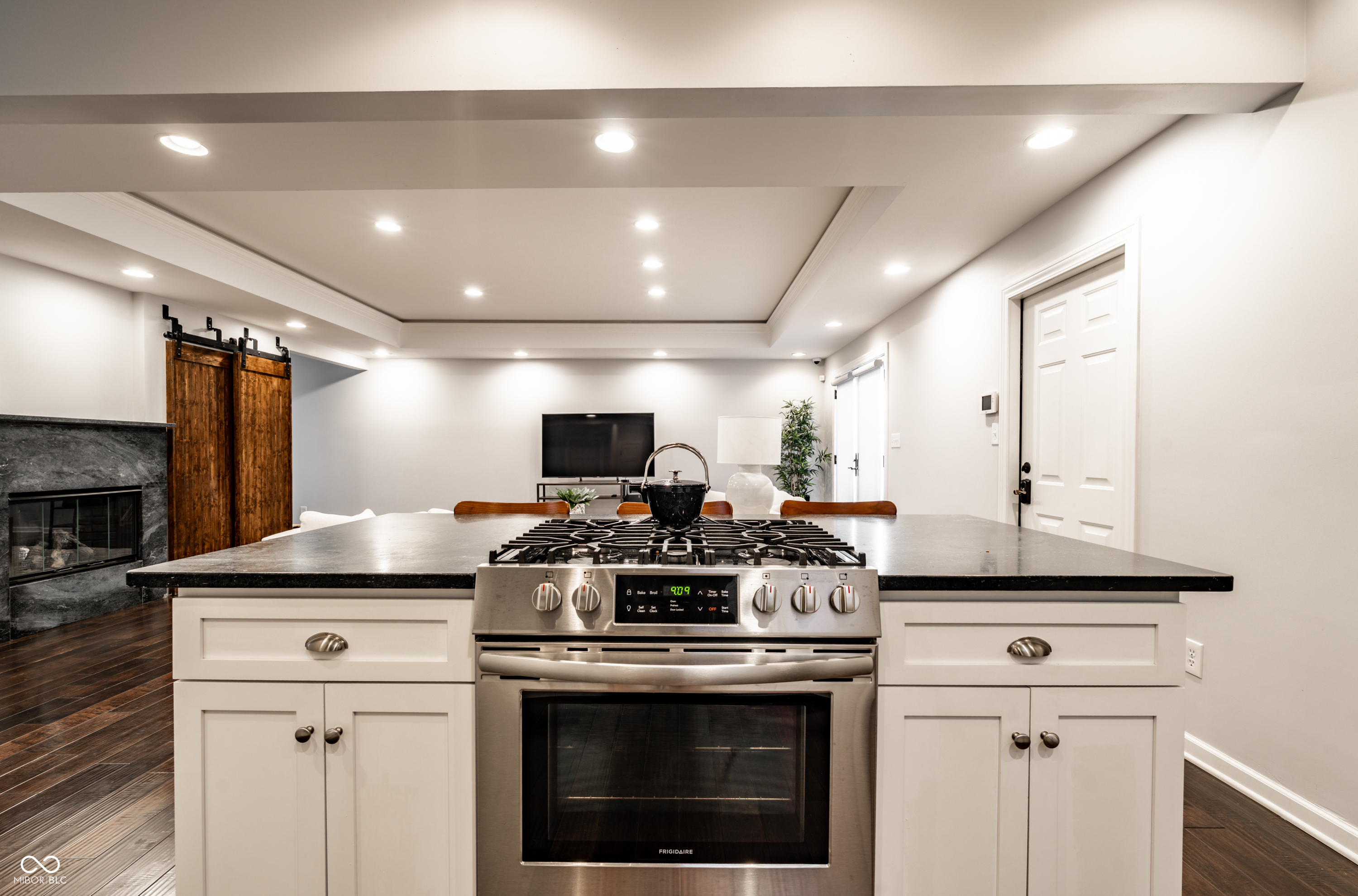 648 E Saint Clair Street