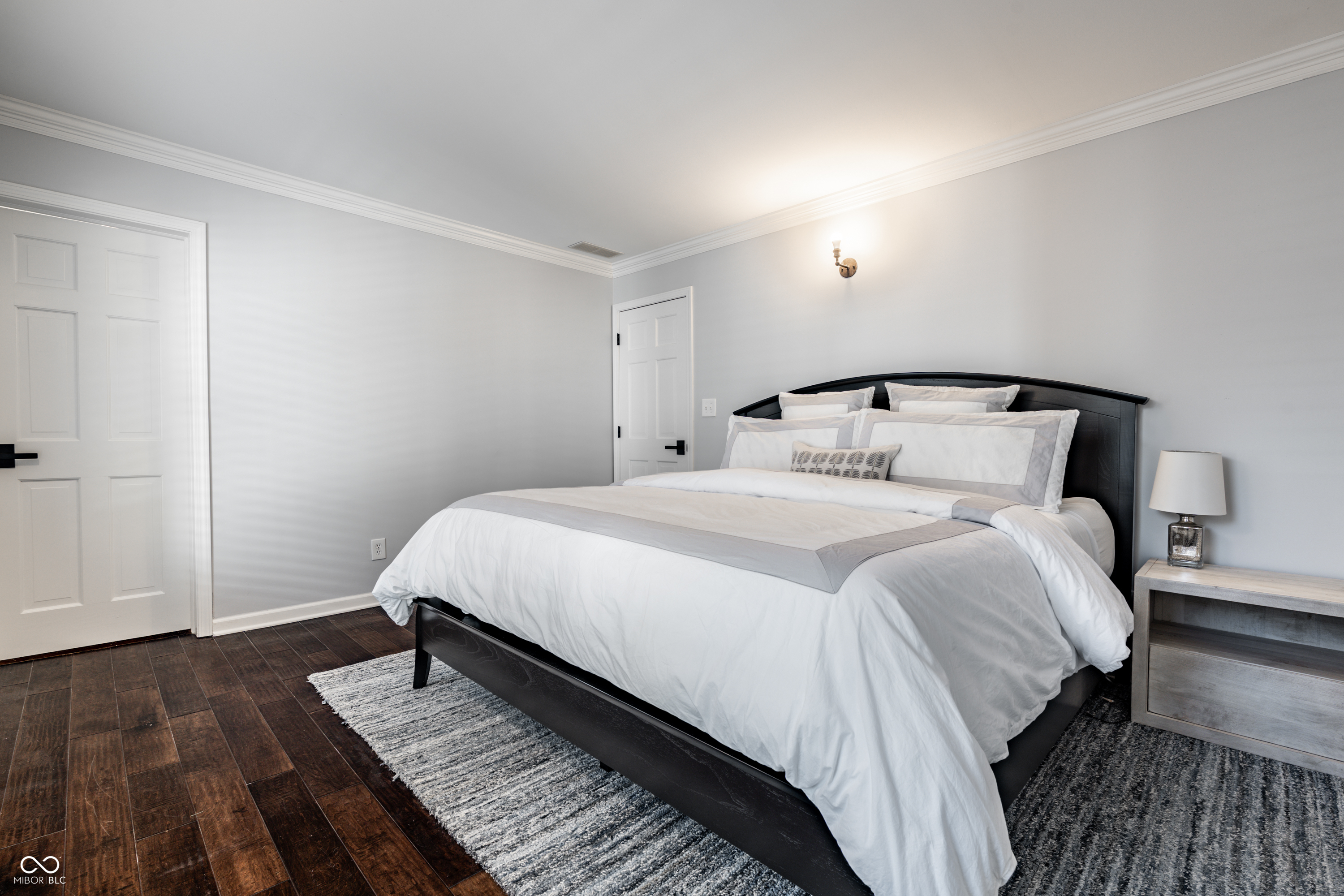 648 E Saint Clair Street