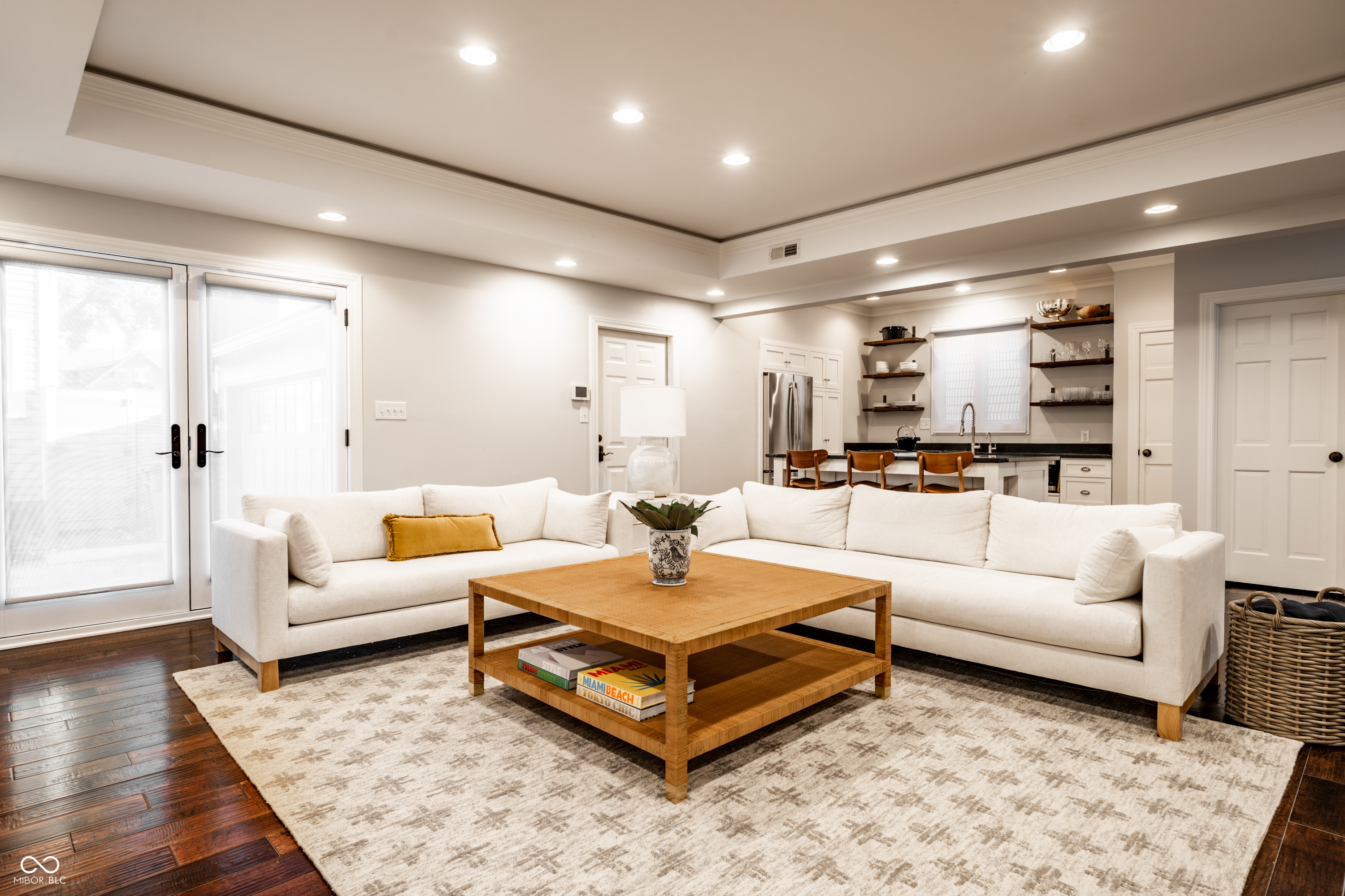 648 E Saint Clair Street