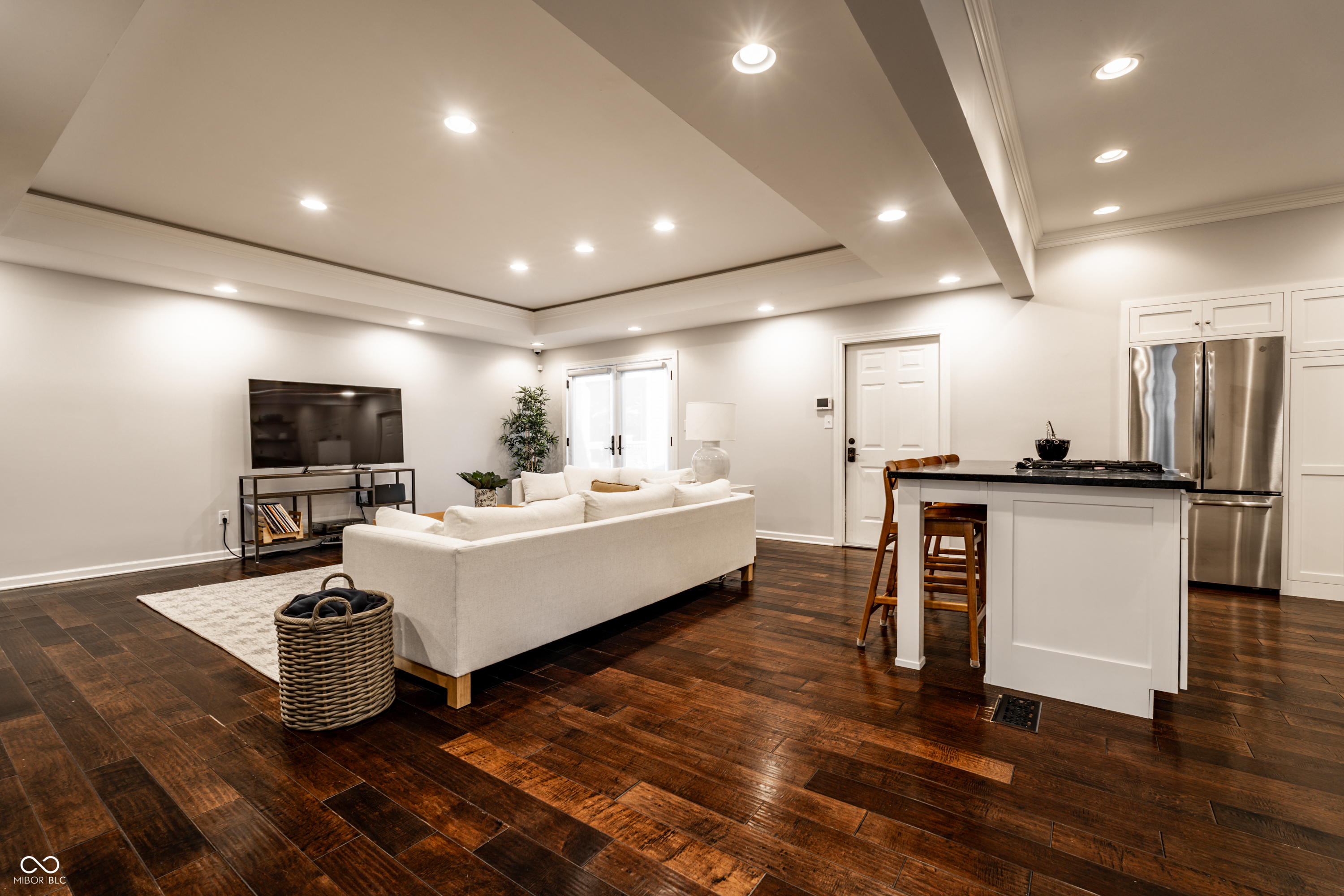 648 E Saint Clair Street