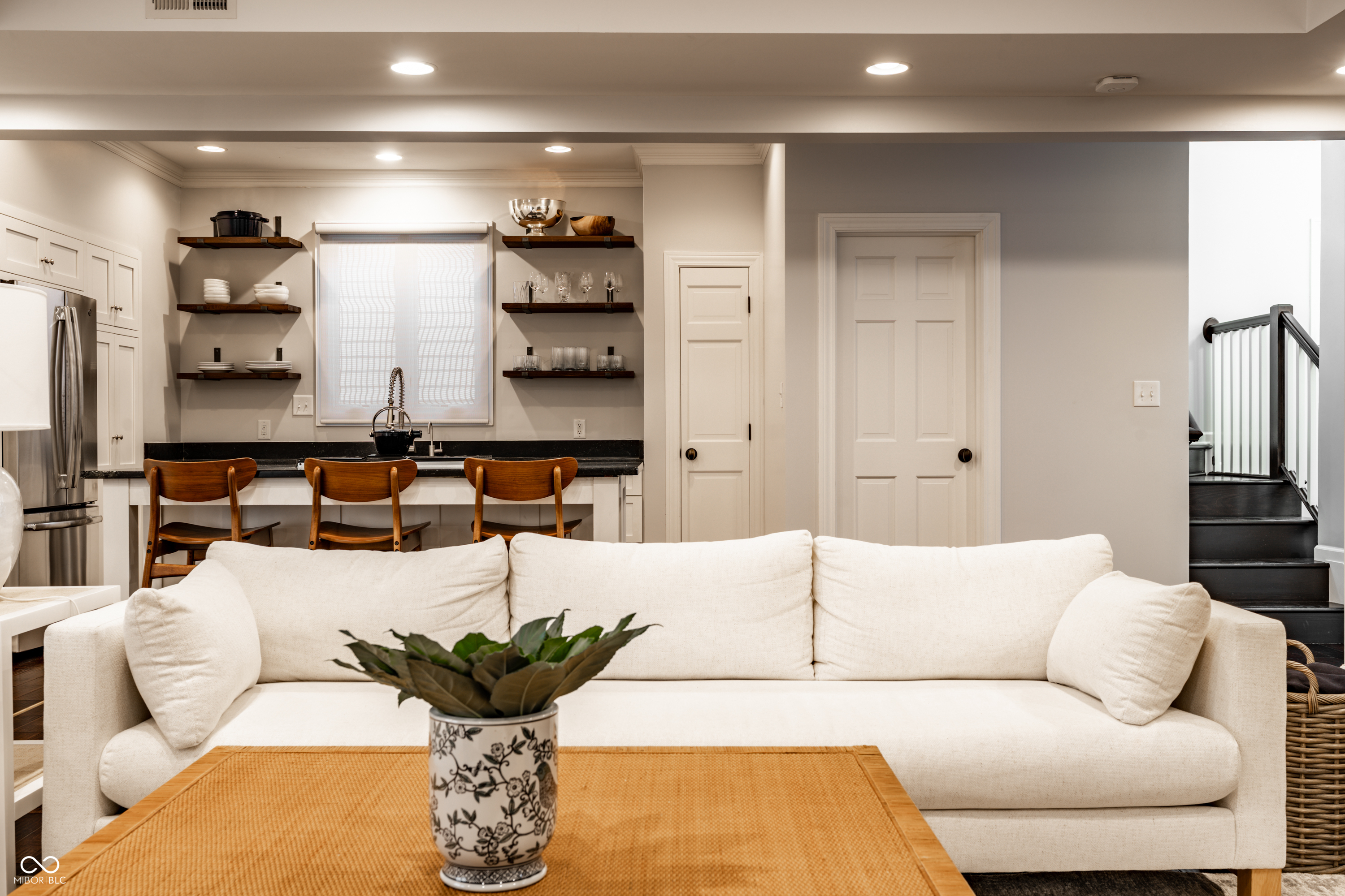 648 E Saint Clair Street